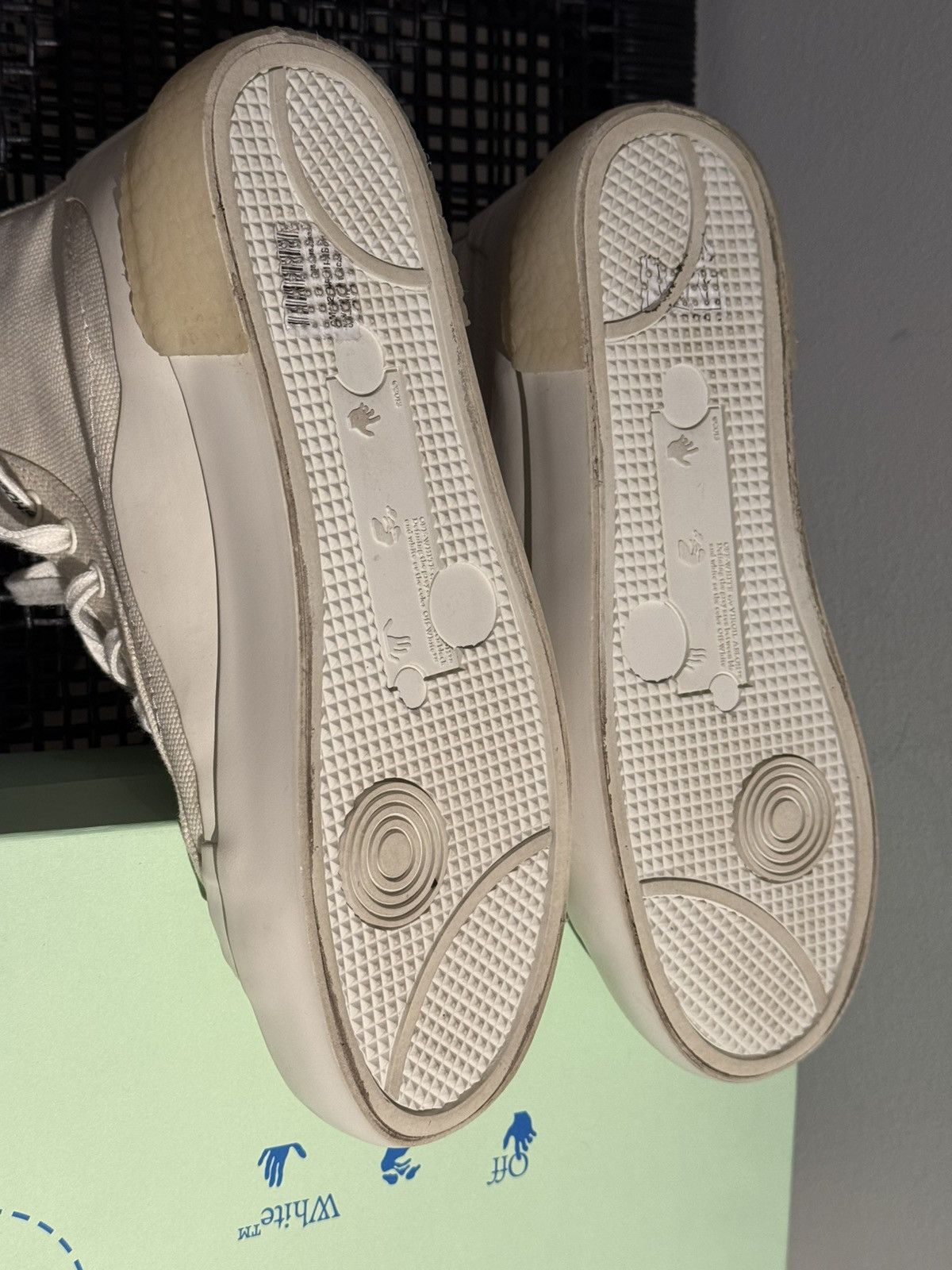Off-White Off-White Mid Top Vulcanized Size US 6.5 / EU 39-40 - 10 Thumbnail