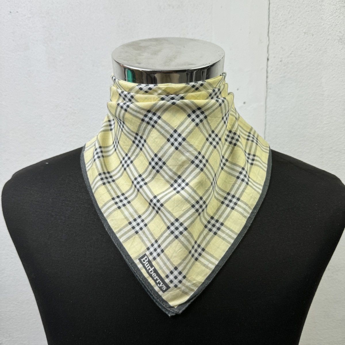 Burberry Vintage Burberrys Handkerchief, Bandana, Neckerchief Size ONE SIZE - 5 Thumbnail