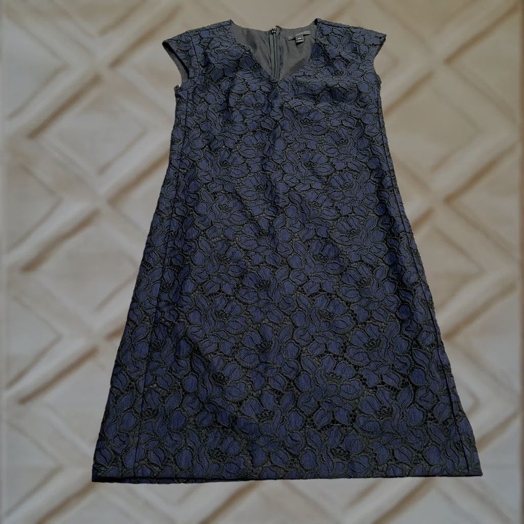 J.Crew J.Crew Embroidered Lace Midi Dress Womens 00 Nayvy Blue Floral V-Neck Cap Sleeve Dress Size XXS / US 00 / IT 34 - 1 Thumbnail