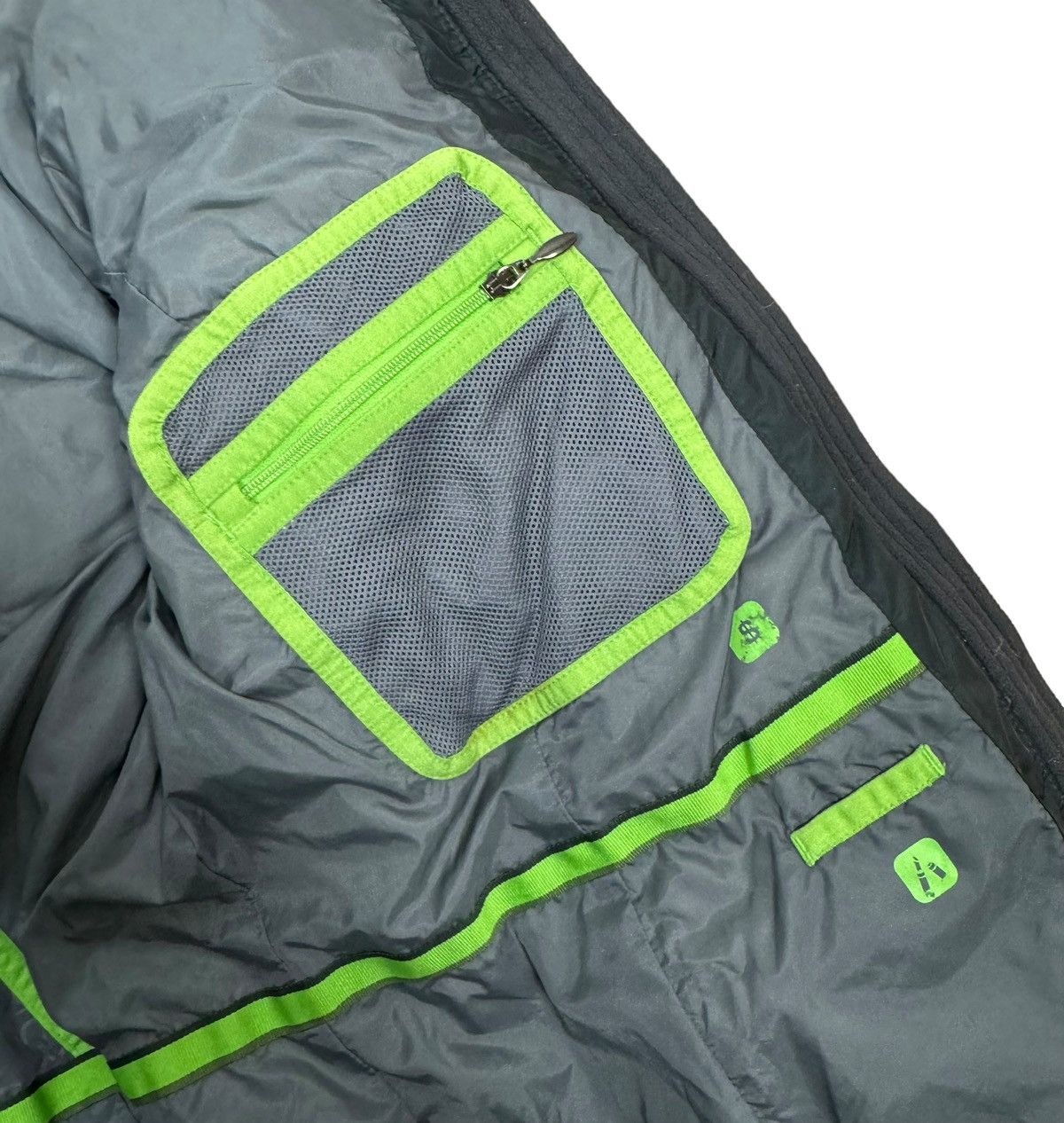 Nike × Vintage Nike Vintage Y2K Satin Quilted Down Jacket size L Size L / US 10 / IT 46 - 16 Thumbnail
