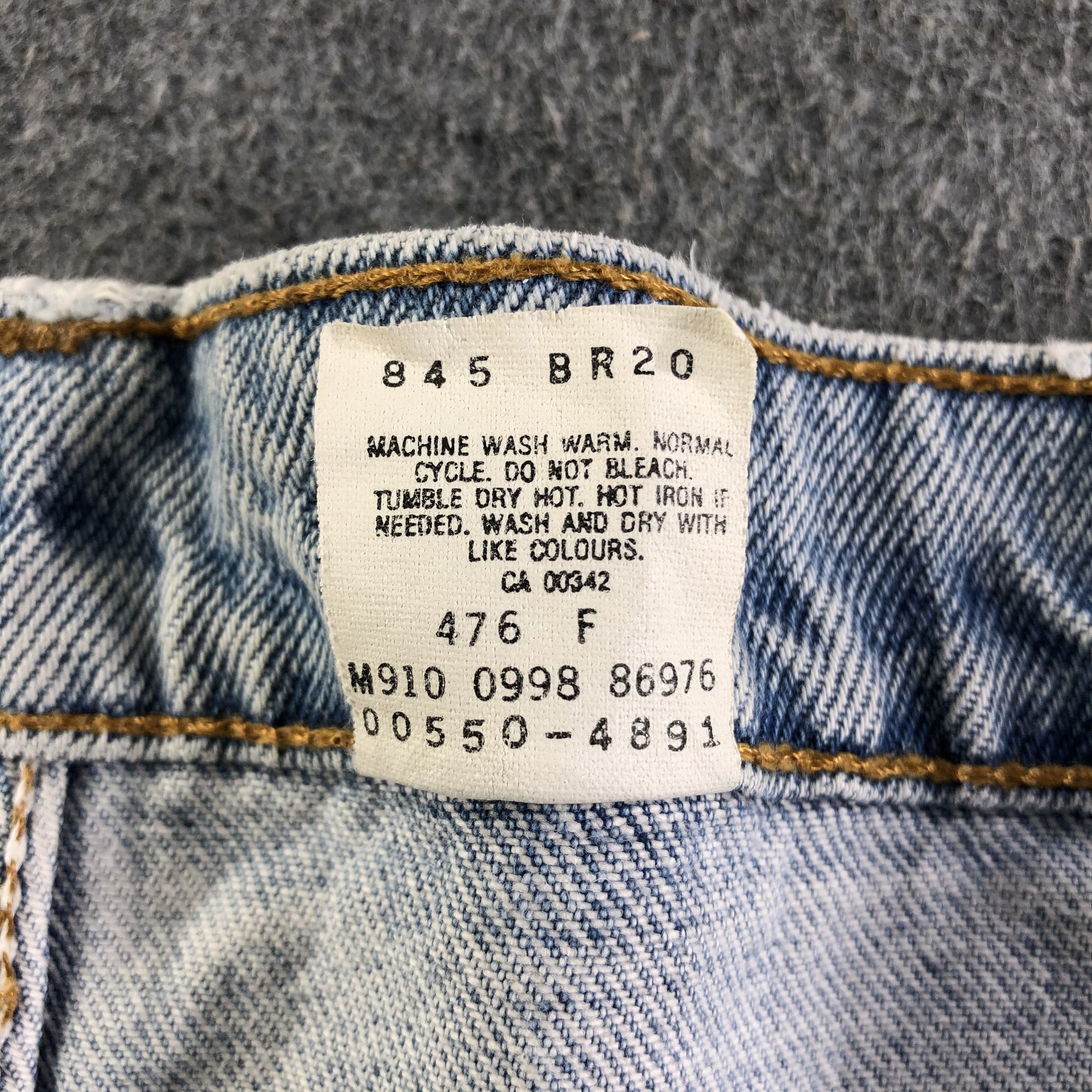 Levi's 90s Vintage Light Wash Levis 550 Jeans-J4515 Size US 37 - 11 Thumbnail
