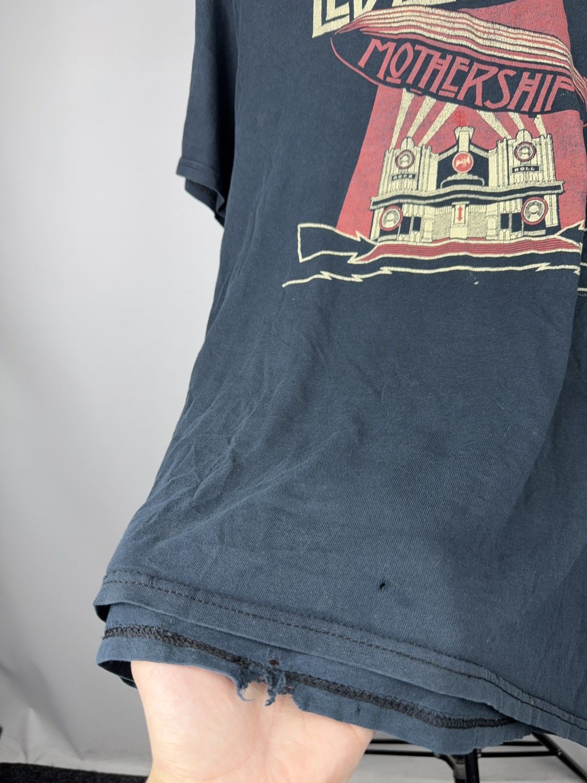 Led Zeppelin Vintage 00s Led Zeppelin Mothership Rock Band Faded T-Shirt Size US M / EU 48-50 / 2 - 8 Thumbnail