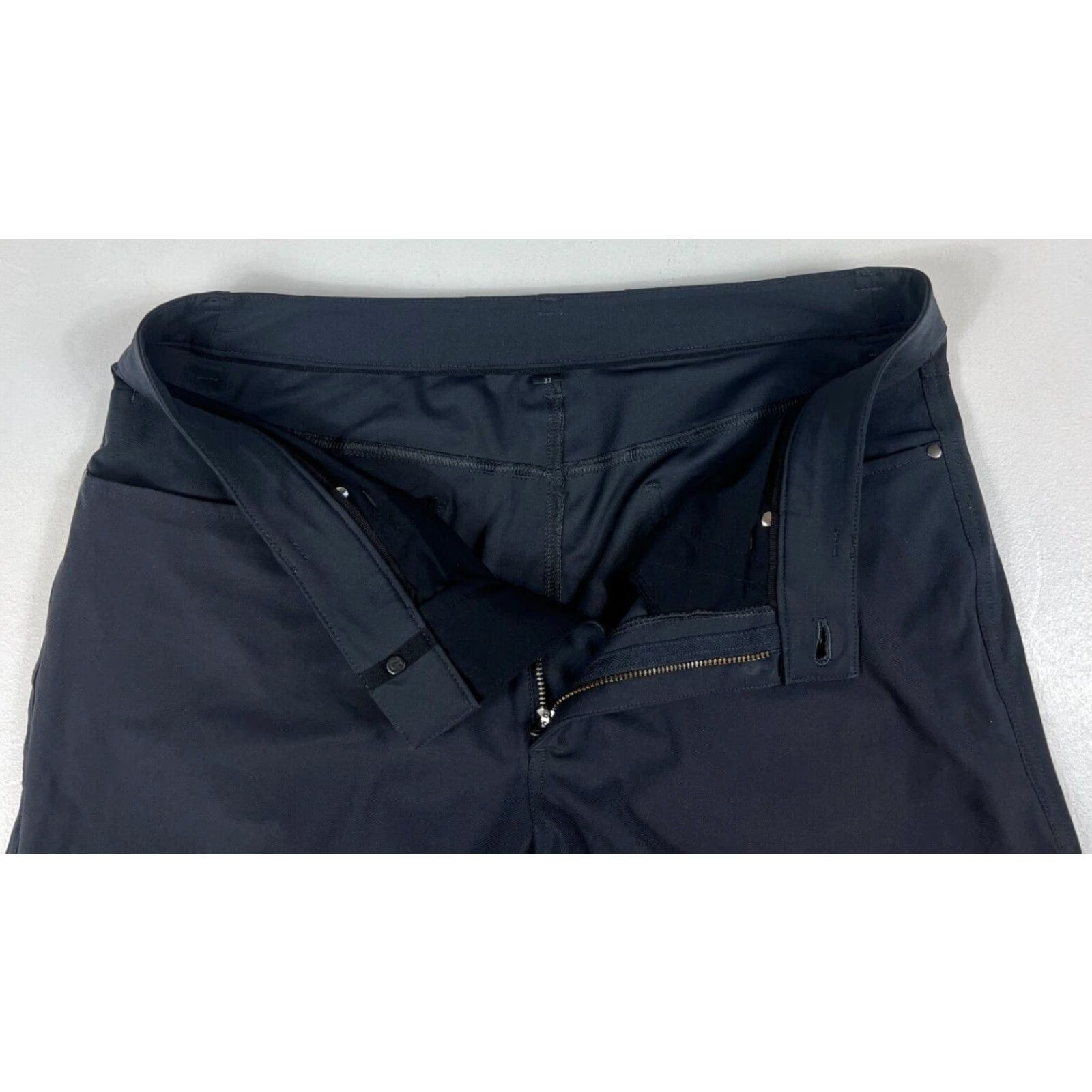 Lululemon Lululemon Men's ABC Pants Classic LM5A87S Obsidian 32x28 Pants City Preppy Straight Inseam 28 in Trousers) Size US 32 / EU 48 - 6 Thumbnail