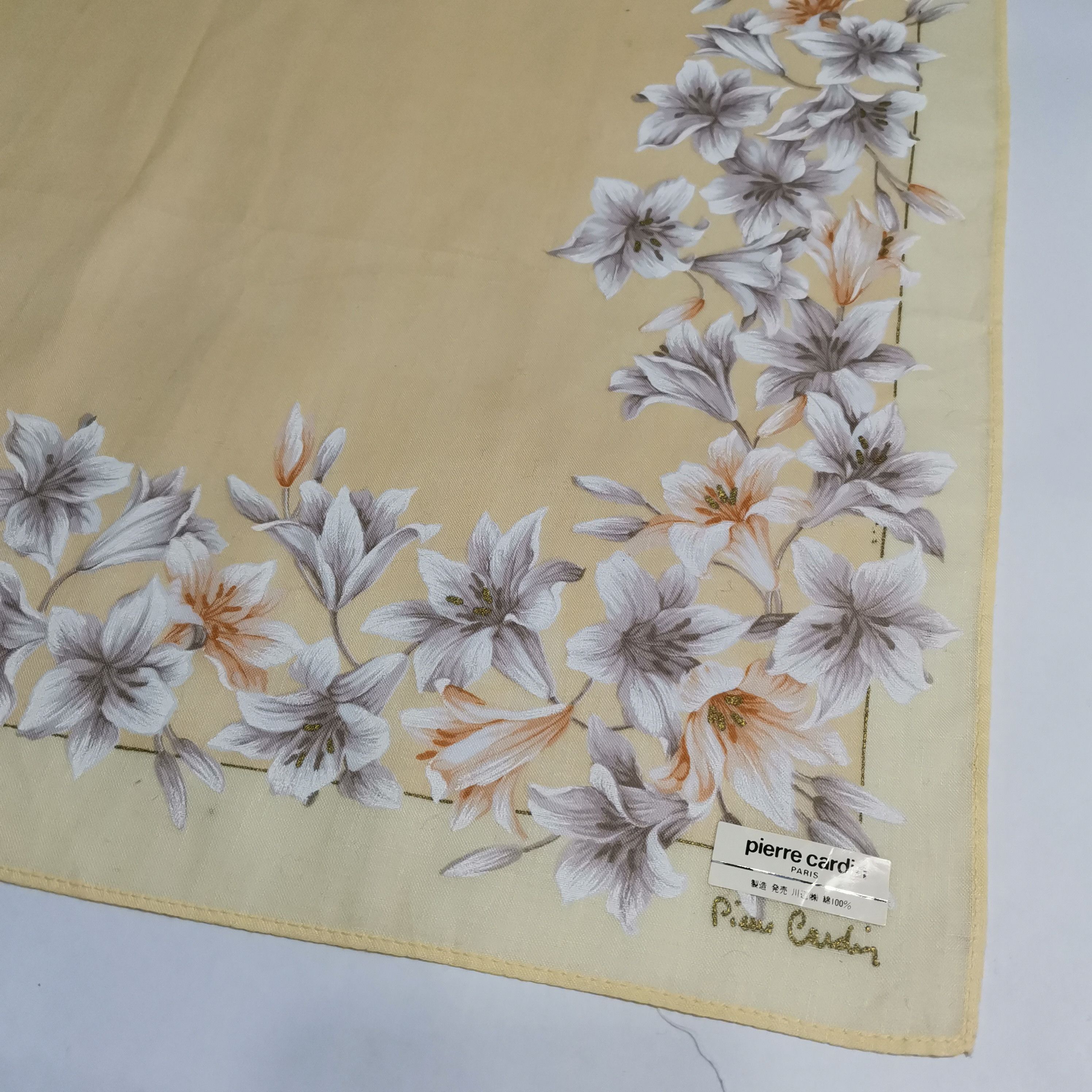 Pierre Cardin PIERRE CARDIN HANDKERCHIEF/ BANDANA/ SCARF Size ONE SIZE - 8 Thumbnail