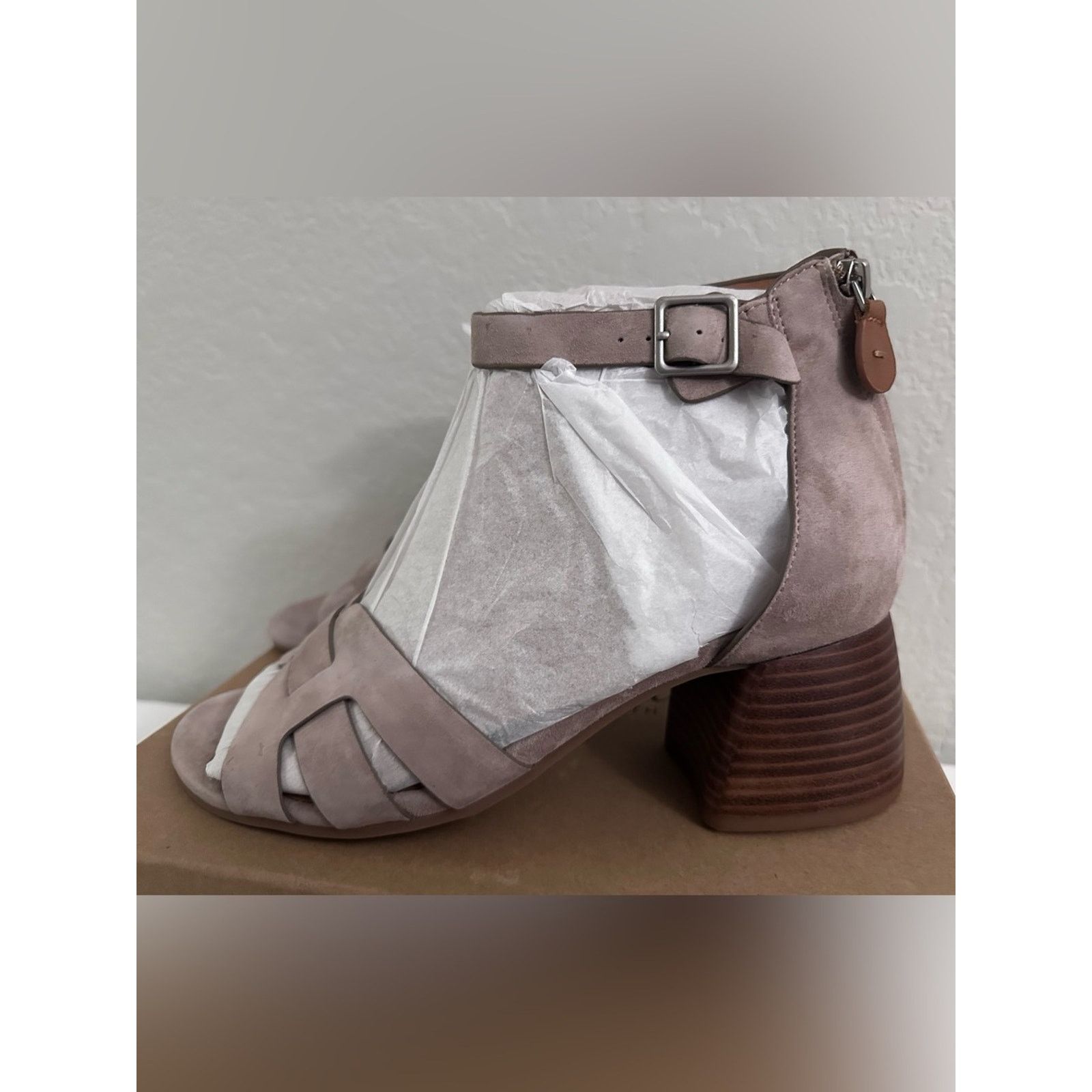 Gentle Souls Gentle Souls by Kenneth Cole Women 10 Myla Heel Sandal Size US 10 / IT 40 - 12 Thumbnail