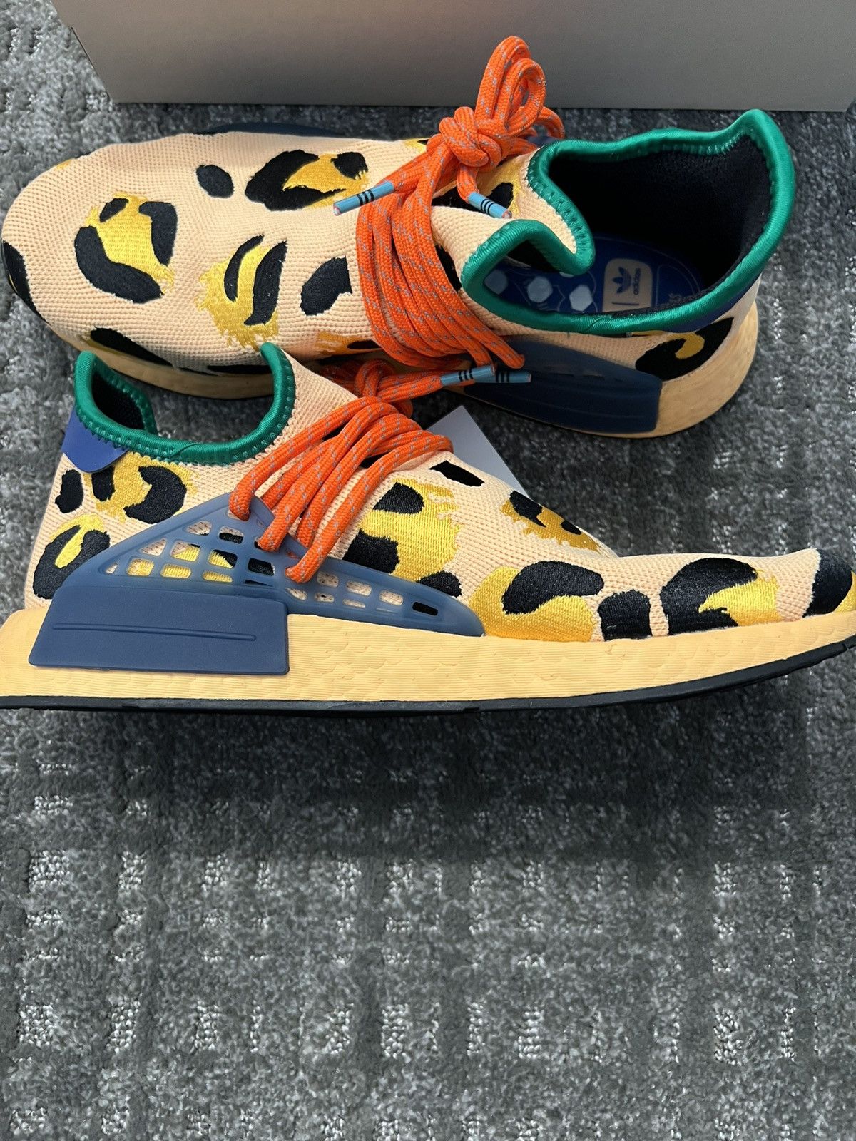 Adidas × Humanrace × Pharrell Pharrell Williams HU NMD Size US 9.5 / EU 42-43 - 4 Thumbnail