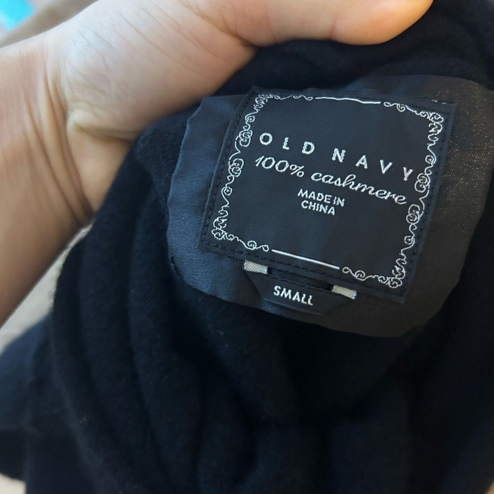 Old Navy Old Navy Vintage Black Cashmere Turtleneck Sweater Size S / US 4 / IT 40 - 3 Thumbnail
