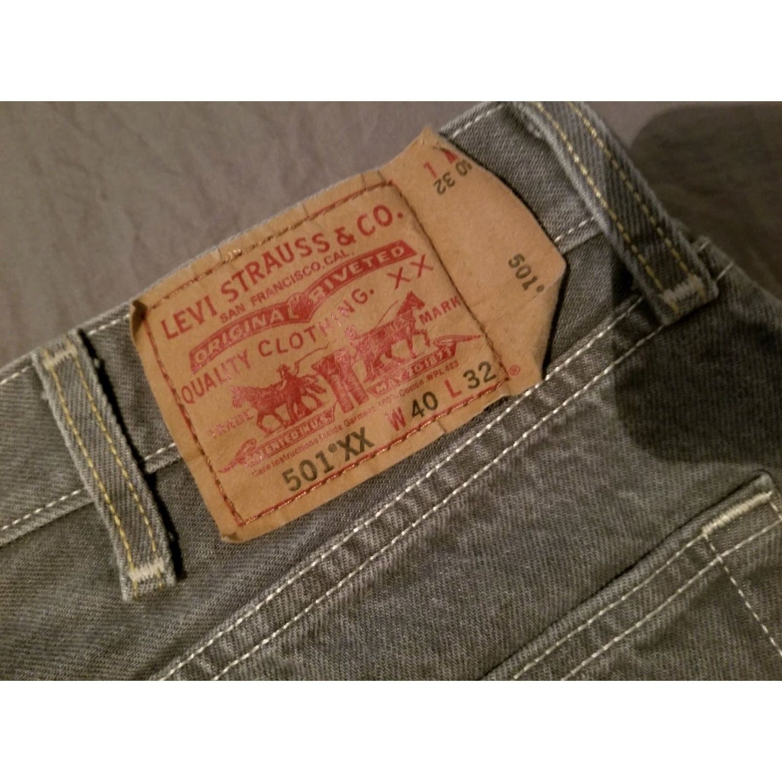 Levi's VINTAGE Levi's 501 Jeans Gray Denim Pants 40x32 Classic Straight Mens Jeans 40x32 Gray Levi's 501 Men's Straight Denim Pants 40x32 Size US 40 / EU 56 - 3 Thumbnail