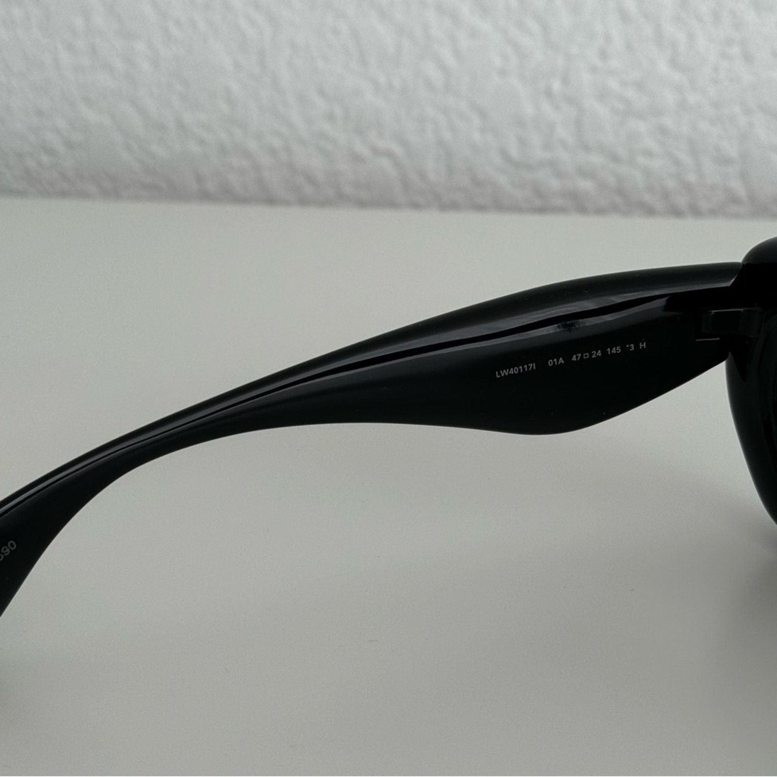 Loewe New! Loewe Black Sunglasses LW40117I 01A, Authentic Size ONE SIZE - 9 Thumbnail