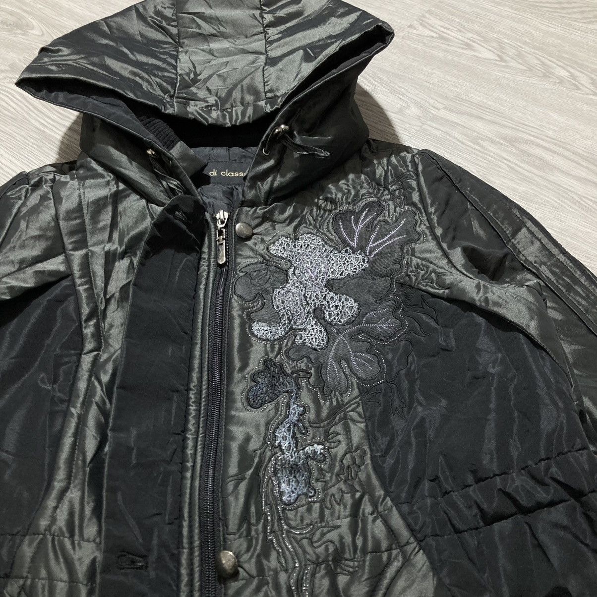 Japanese Brand 2000s Di Classe Flowers Graphic Puffer Jacket Beauty Beast Size US S / EU 44-46 / 1 - 7 Thumbnail