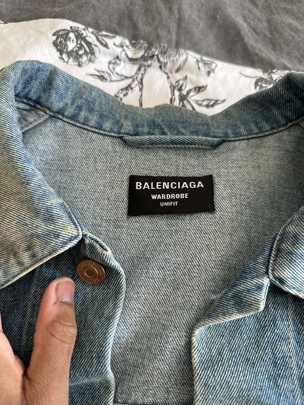 Balenciaga Balenciaga Oversized Denim Jacket Size US S / EU 44-46 / 1 - 3 Thumbnail