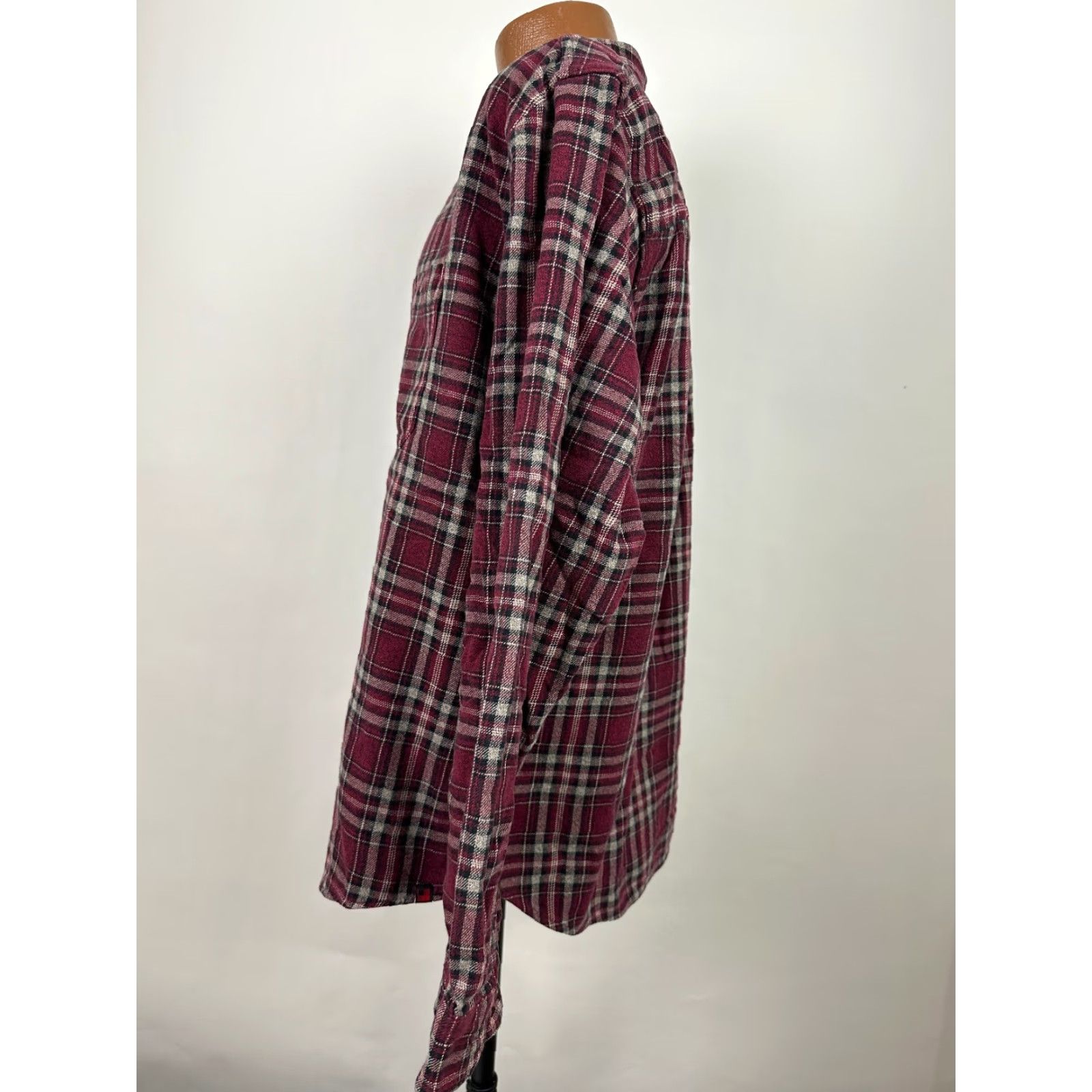 Vintage Woolrich Men XL Flannel Shirt Burgundy Plaid Midweight Cotton Outdoors Vintage-inspired Casual Dress Shirt Size US XL / EU 56 / 4 - 7 Thumbnail