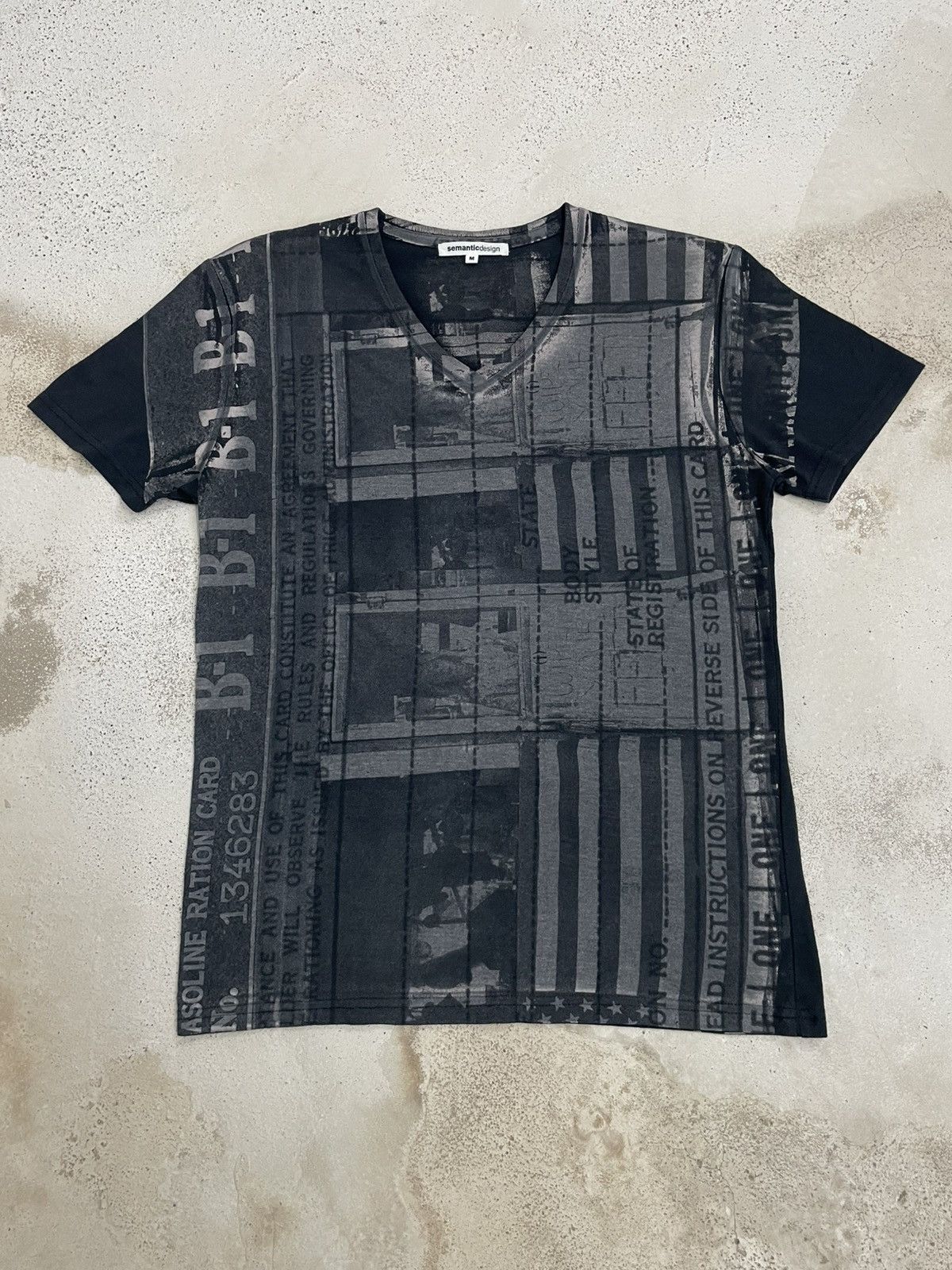 semanticdesign Semanticdesign V Neck Front Art Graphic Ticket Size US M / EU 48-50 / 2 - 3 Thumbnail
