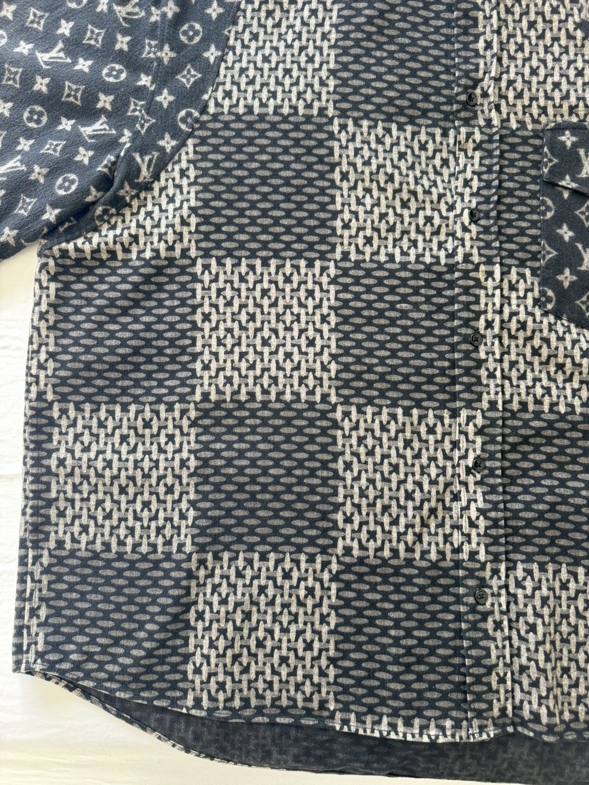 Louis Vuitton Louis Vuitton X Nigo MNGM Waves Giant Damier Flannel Shirt Size US XXL / EU 58 / 5 - 12 Thumbnail