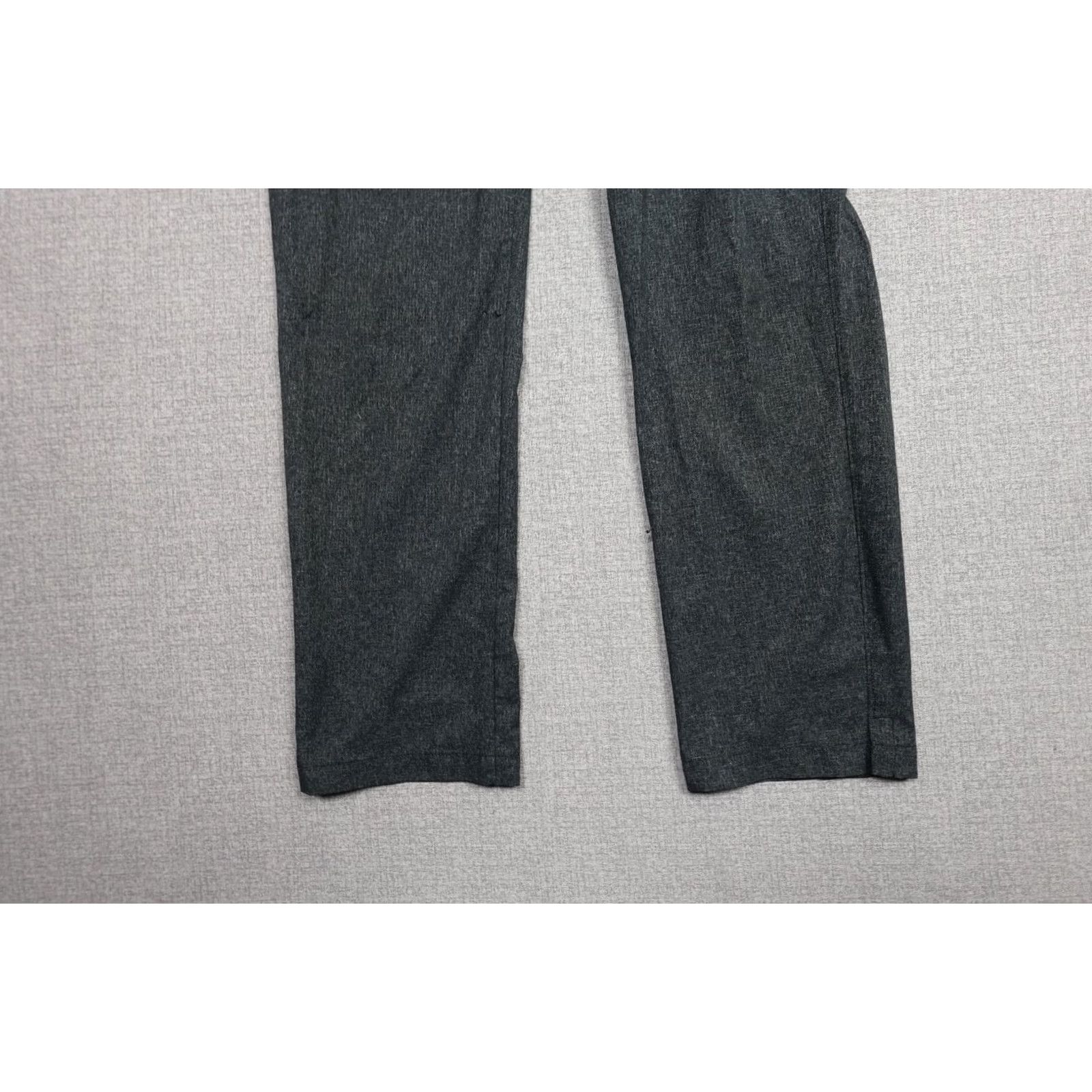 Under Armour Under Armour Mens Golf Pants 32x30 Beige Stretch Performance Breathable Chino Straight 5-Pocket Front Flat Front Regular Rise Mens Pants Size US 32 / EU 48 - 3 Thumbnail