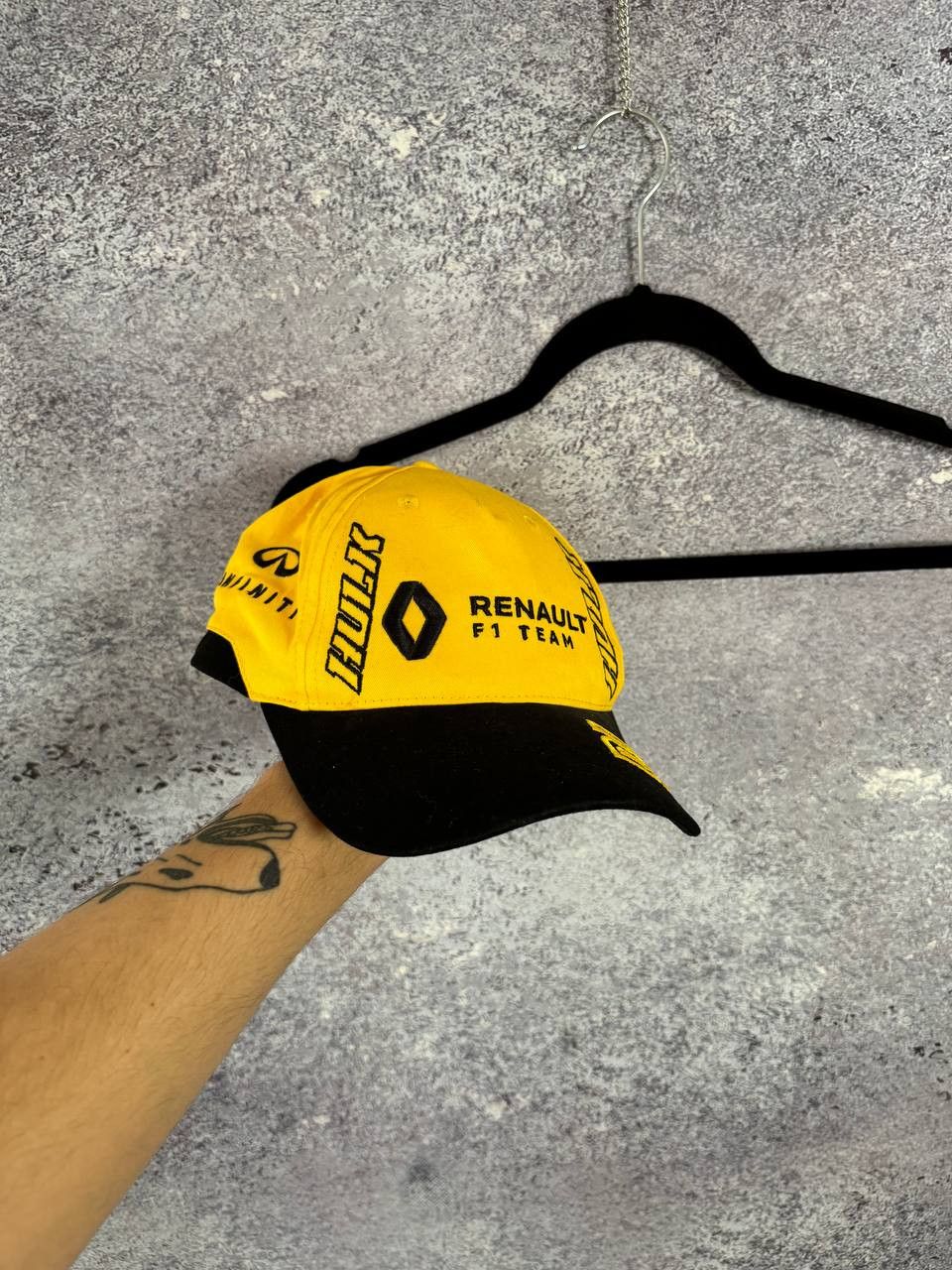 Formula 1 × Le Coq Sportif × Vintage Castrol Hulk Cap Double Pilote Renault 3 27 F1 Team Riccardo Size ONE SIZE - 1 Thumbnail