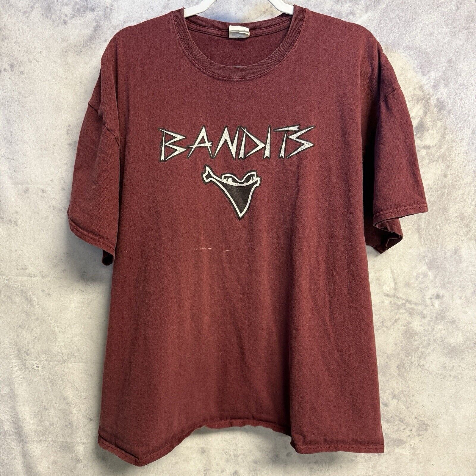 Vintage Vintage Bandits T Shirt Mens 2XL Red Short Sleeve Y2K Street Size US XXL / EU 58 / 5 - 2 Thumbnail