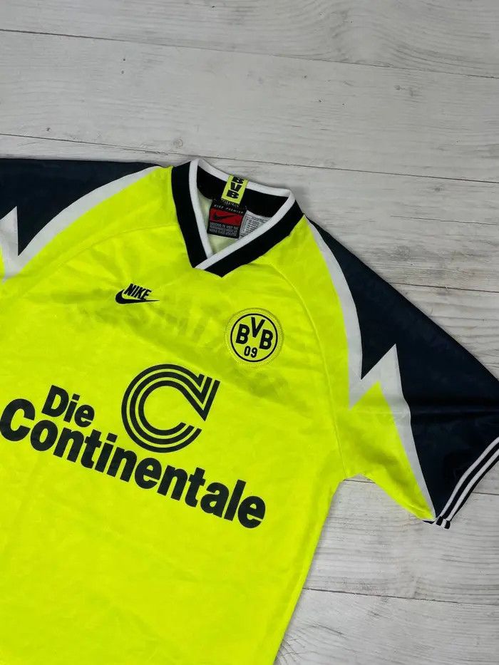 Nike Vintage Nike Borussia Dortmund 1995 1996 Home Shirt Jersey Size US M / EU 48-50 / 2 - 2 Thumbnail