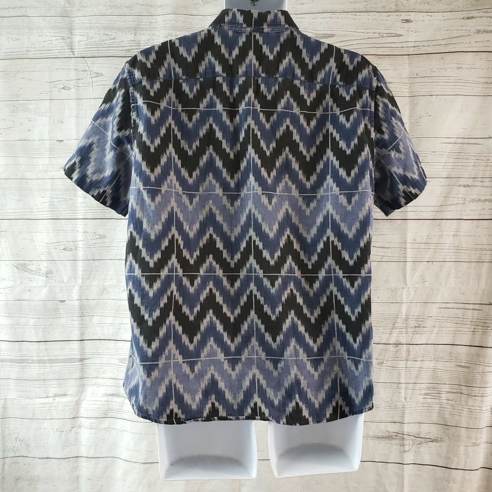 American Eagle Outfitters VINTAGE American Eagle Shirt Mens Button Front Sz Large Classic Front Blue Black Chevron Size US L / EU 52-54 / 3 - 4 Thumbnail