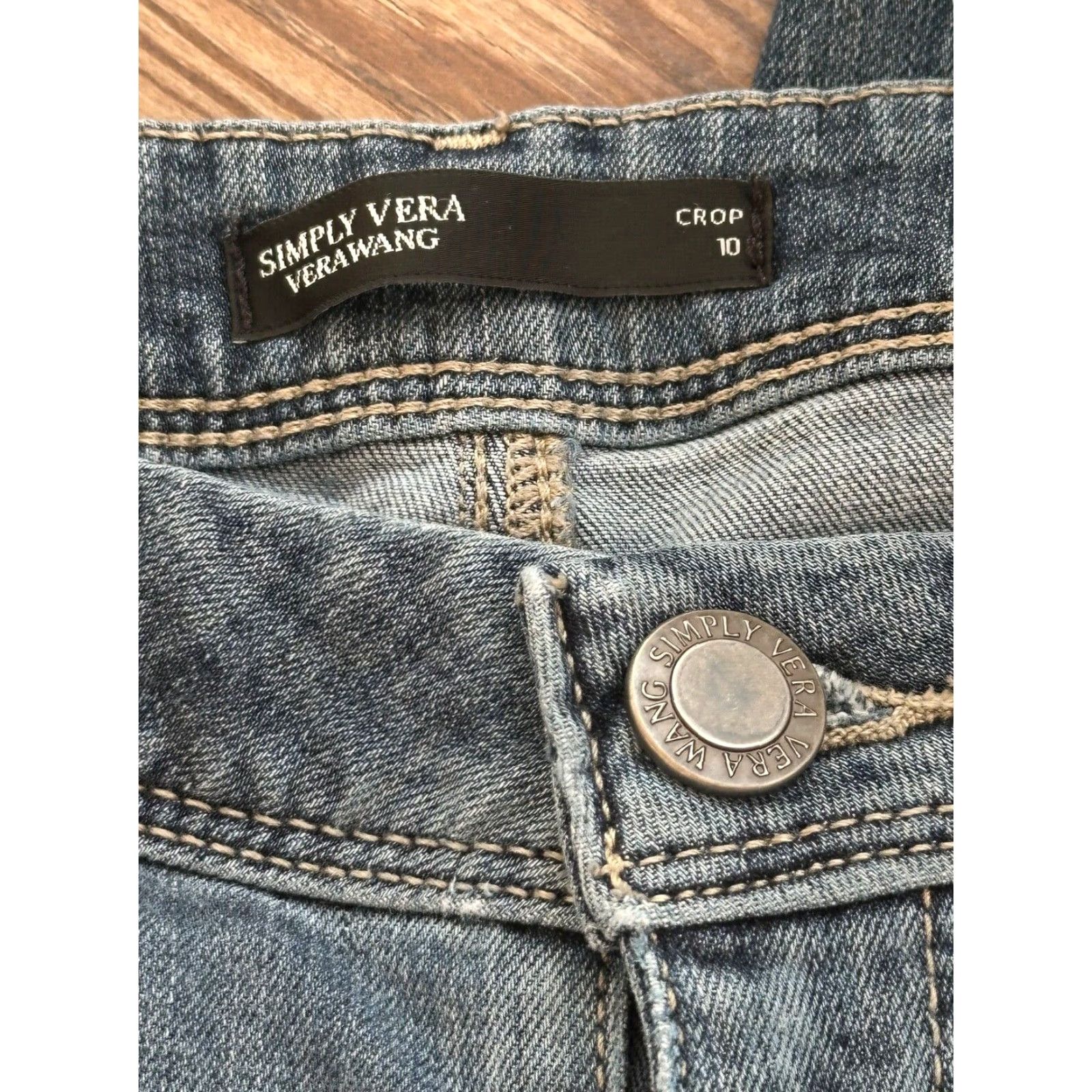 Vintage SIMPLY VERA WANG Women's Cropped Distressed Jeans Size 10 Blue Medium Wash Size 32" / US 10 / IT 46 - 3 Thumbnail