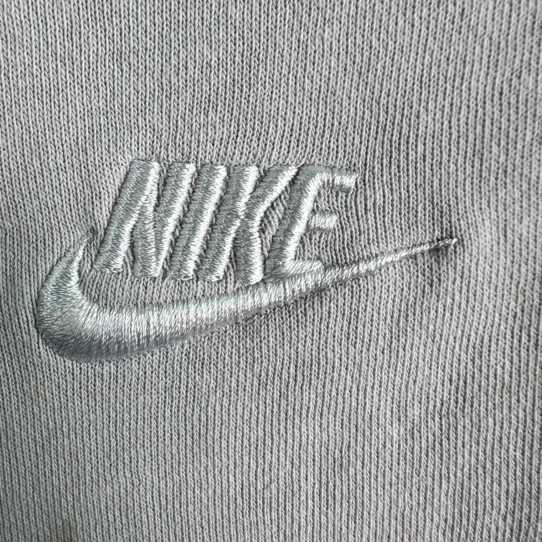 Nike VINTAGE Nike Hooded Sweatshirt Mens M Gray Pullover Hooded Sweatshirt Nike Mens Sweatshirt Gray Vintage Size M Size US M / EU 48-50 / 2 - 5 Thumbnail