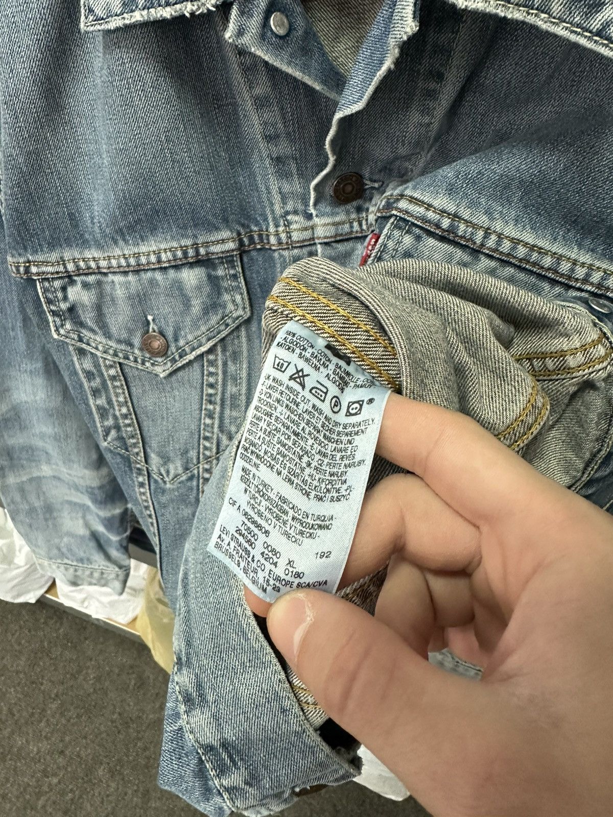 Levi's Vintage Clothing Vintage Levi’s Denim Jacket Washed Blue Trucker 90s Hype Size US XL / EU 56 / 4 - 10 Thumbnail