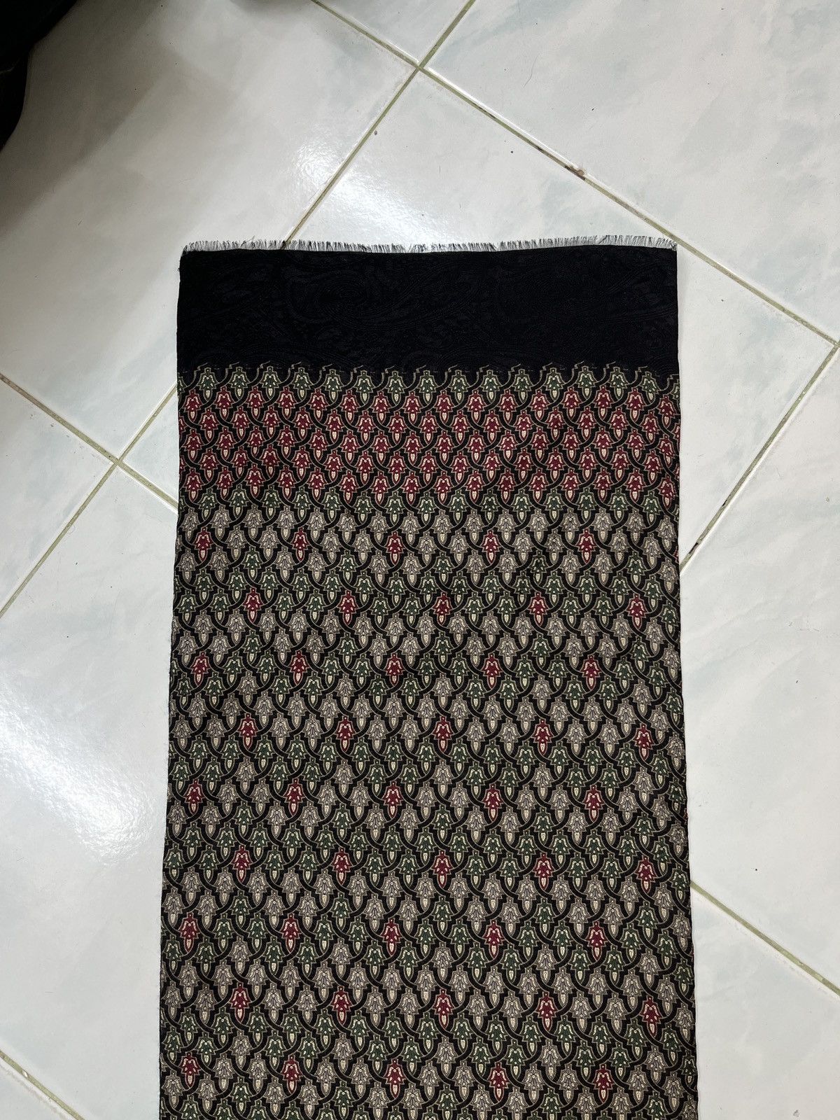 Dior 🔥🔥🔥STEALS CHRISTIAN DIOR SCARF/MUFFLER Size ONE SIZE - 4 Thumbnail