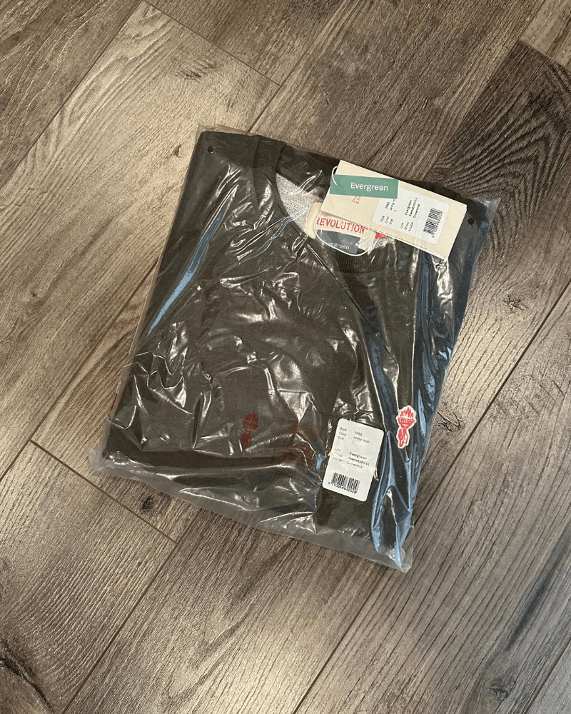 Other BNWT Revolution of 1995 Evergreen Crewneck Sweatshirt Medium Size US M / EU 48-50 / 2 - 5 Thumbnail