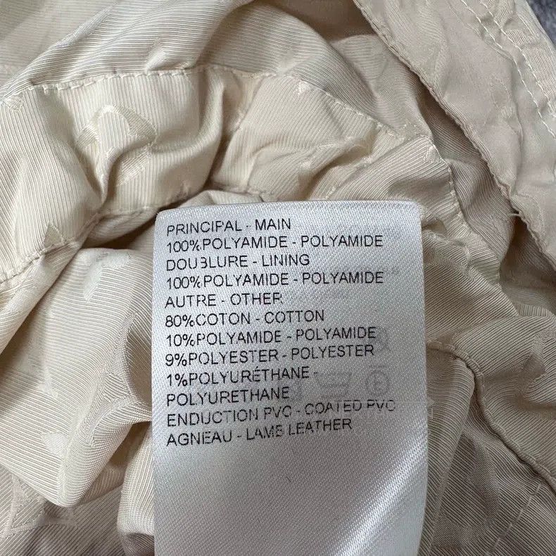 Louis Vuitton Louis Vuitton 25 cream dark grain full print hooded assaul Size XS / US 0-2 / IT 36-38 - 5 Thumbnail