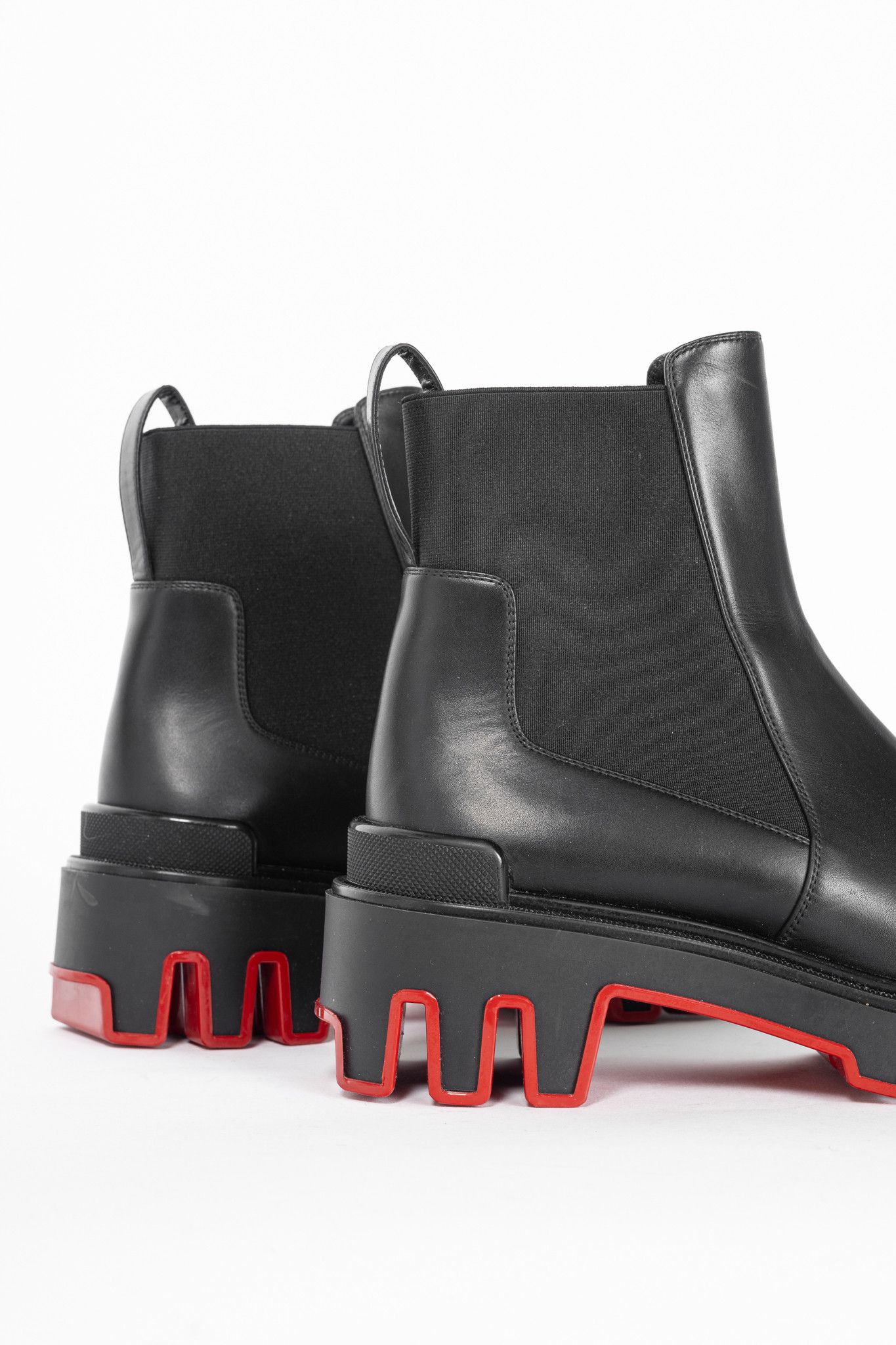 Christian Louboutin Christian Louboutin Marchacroche Dune Leather Chelsea Boots Size US 9.5 / IT 39.5 - 8 Thumbnail