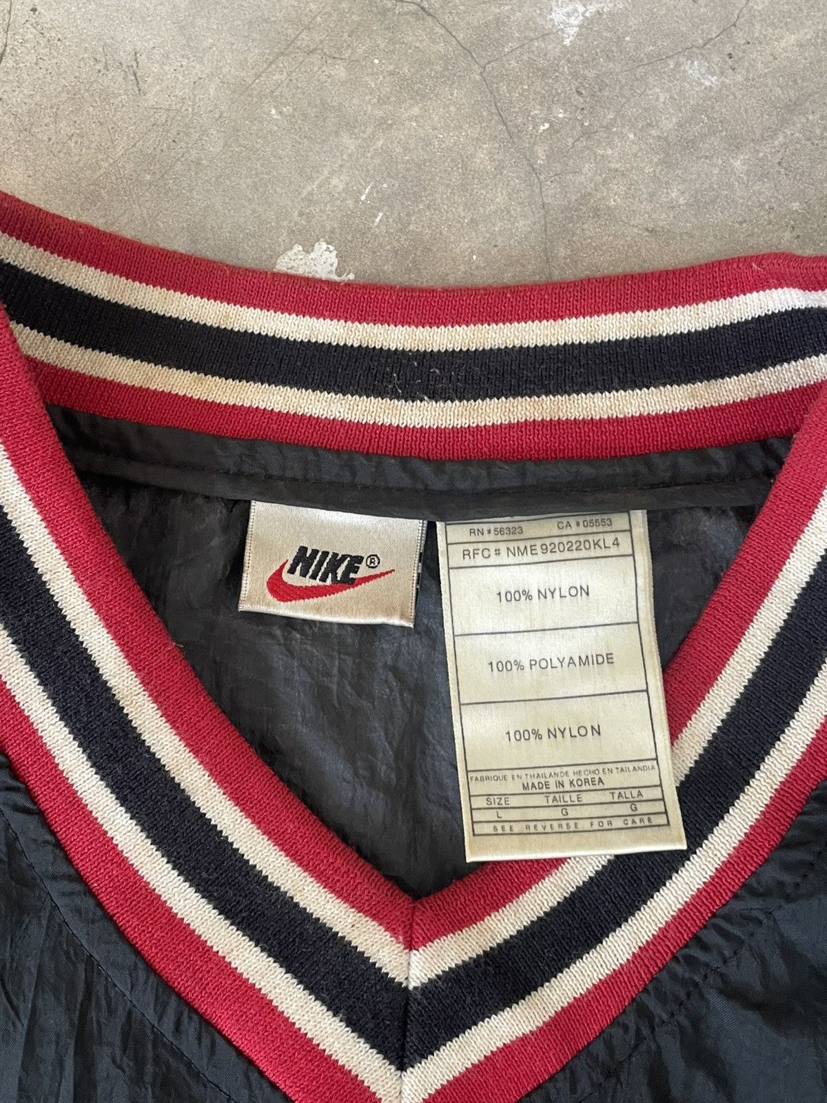 Nike × Vintage vintage 90s nike embroidered logo nylon pullover Size US L / EU 52-54 / 3 - 5 Thumbnail