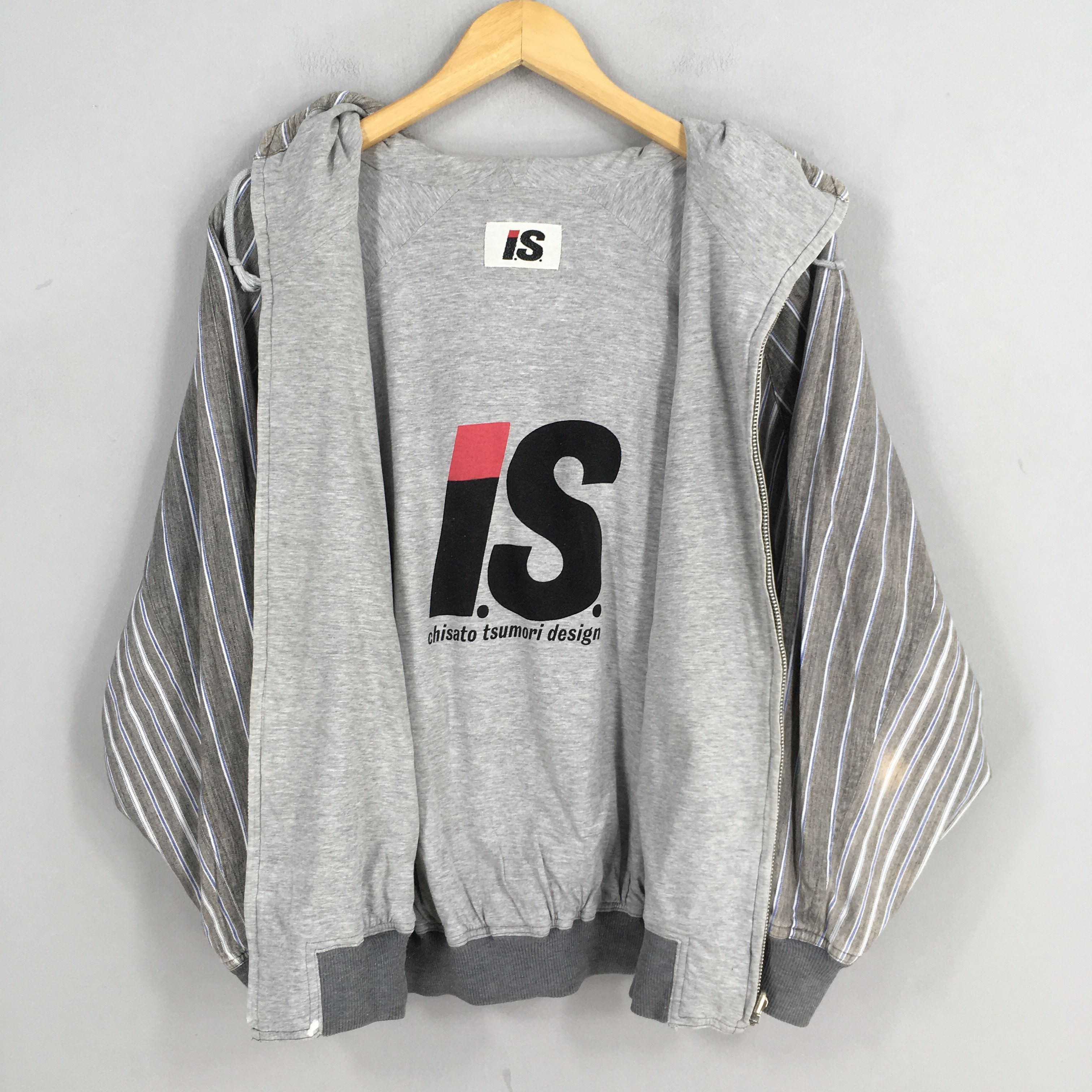 Issey Miyake Vintage 80s Issey Sport IS Carelabel Sweatshirt Large Size US L / EU 52-54 / 3 - 1 Thumbnail