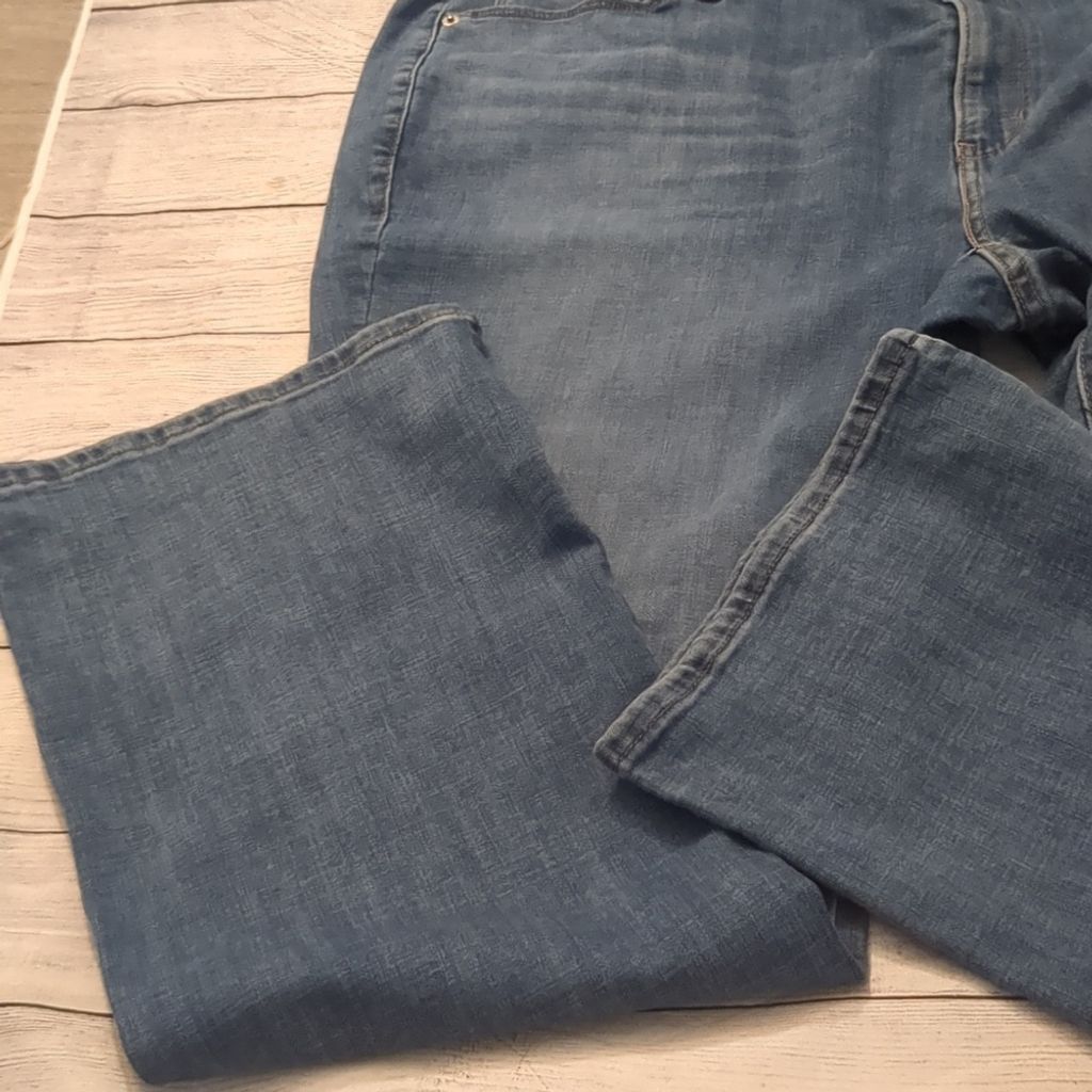 Levi's Levi's hyper soft classic bootcut mid rise jeans 22W Short Size 42" / US 20 - 2 Thumbnail