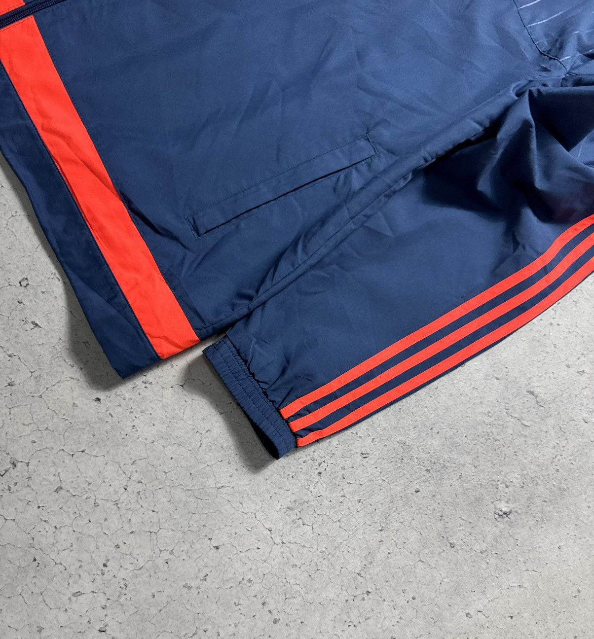 Adidas Adidas FC Feyenoord Vintage Nylon Track Jacket Size XL Size US XL / EU 56 / 4 - 3 Thumbnail