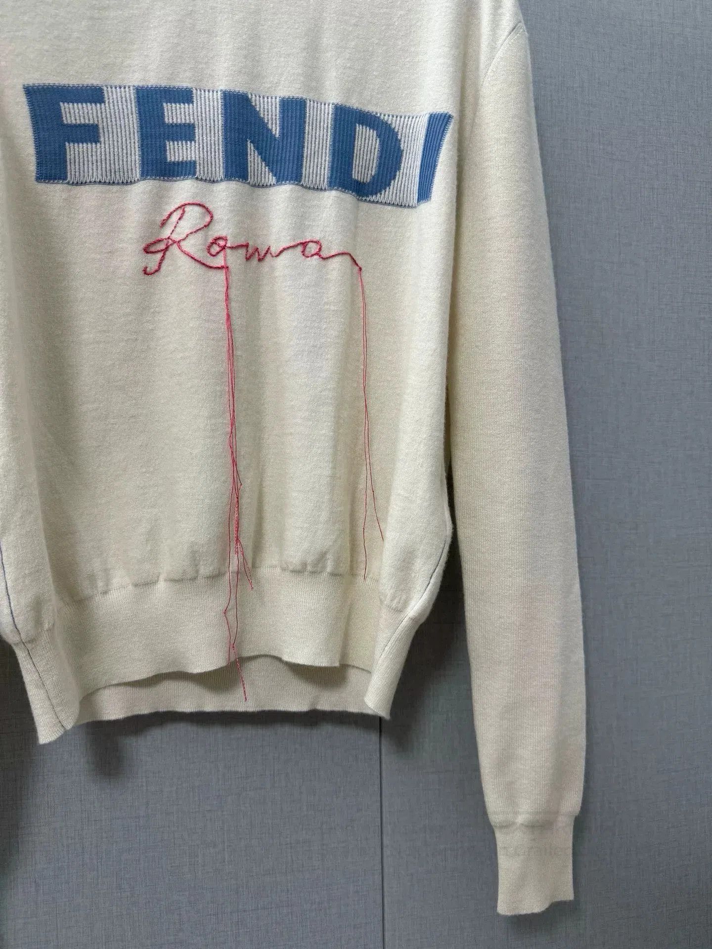 Fendi Fendi Logo Cashmere Women's Sweater. Size S / US 4 / IT 40 - 4 Thumbnail