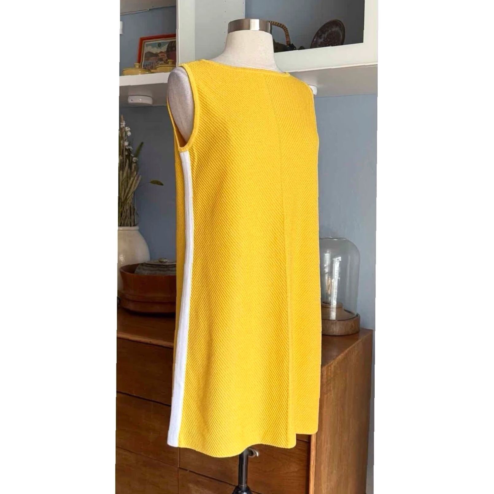 St. John VINTAGE ST. JOHN SoCa Novelty Knit Sleeveless Shift Dress S Yellow White Size S / US 4 / IT 40 - 2 Thumbnail