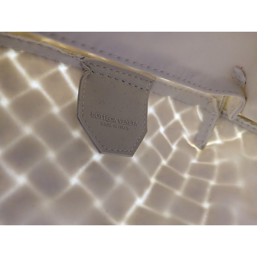 Bottega Veneta o1rshd1 Size: OS / Soft Rubber Borsa Bag in White/Chalk Size ONE SIZE - 14 Thumbnail