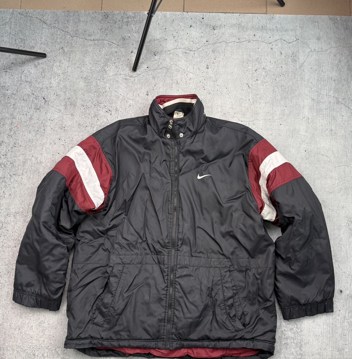 Nike Nike Vintage Puffer Jacket Big Logo Swoosh Size US L / EU 52-54 / 3 - 2 Thumbnail