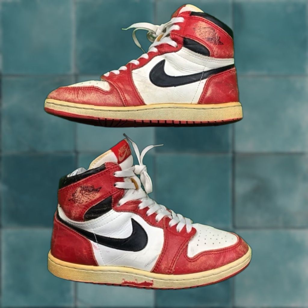 Nike VINTAGE Nike Air Jordan 1 Nike OG 1985 Chicago Red White Black Rare 85 9 Bred Royal Basketball Sneakers Mens Shoes Size US 9 / EU 42 - 1 Thumbnail