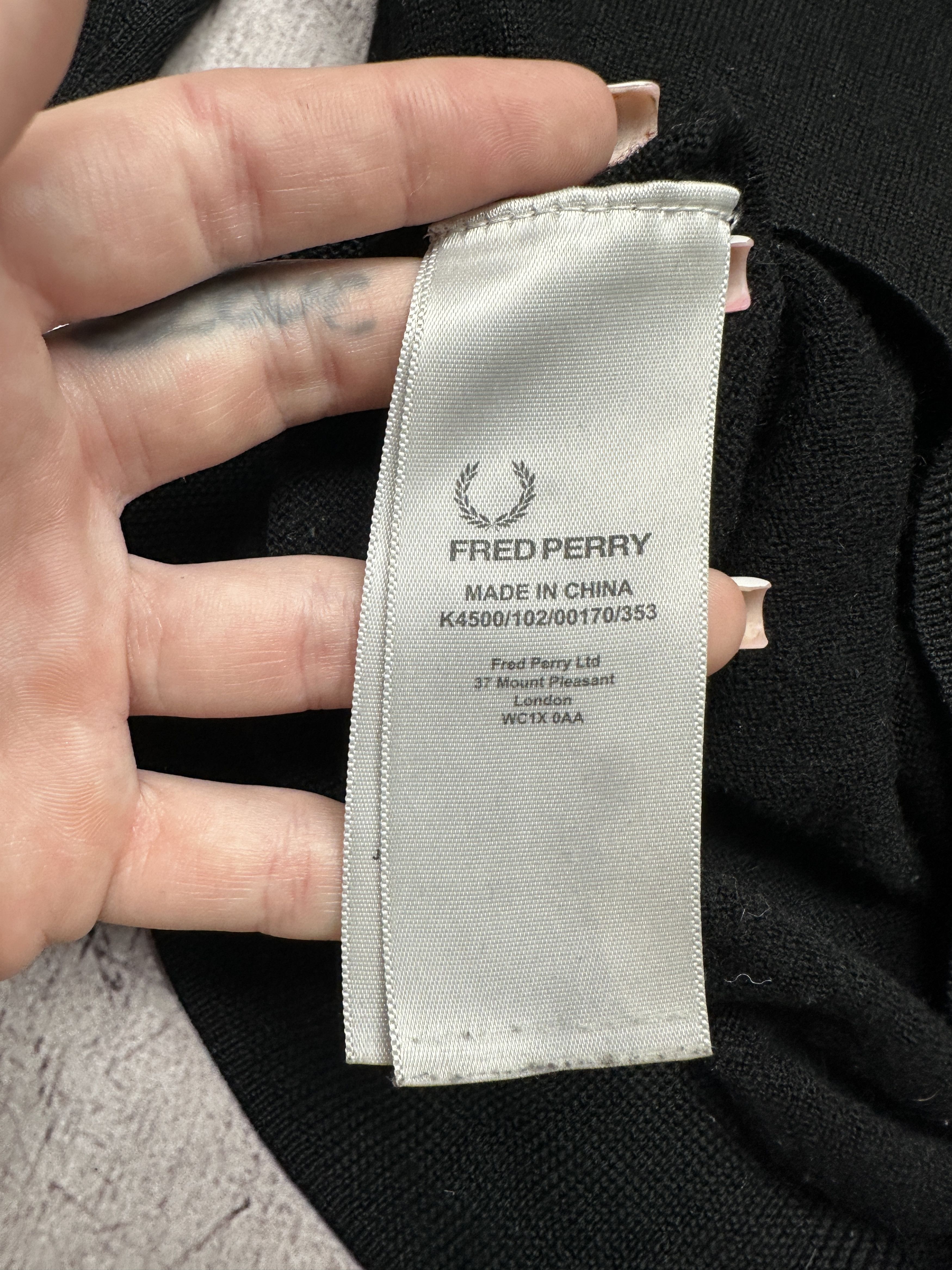 Fred Perry Fred Perry Mens Merino Wool Knit V-Neck Sweater Size US S / EU 44-46 / 1 - 4 Thumbnail