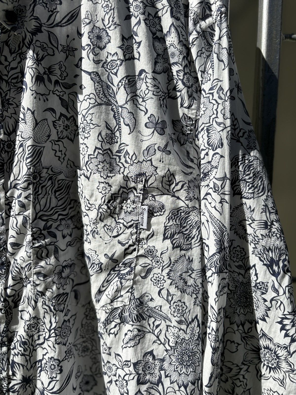 Supreme Supreme printed white shirt Size US S / EU 44-46 / 1 - 4 Thumbnail