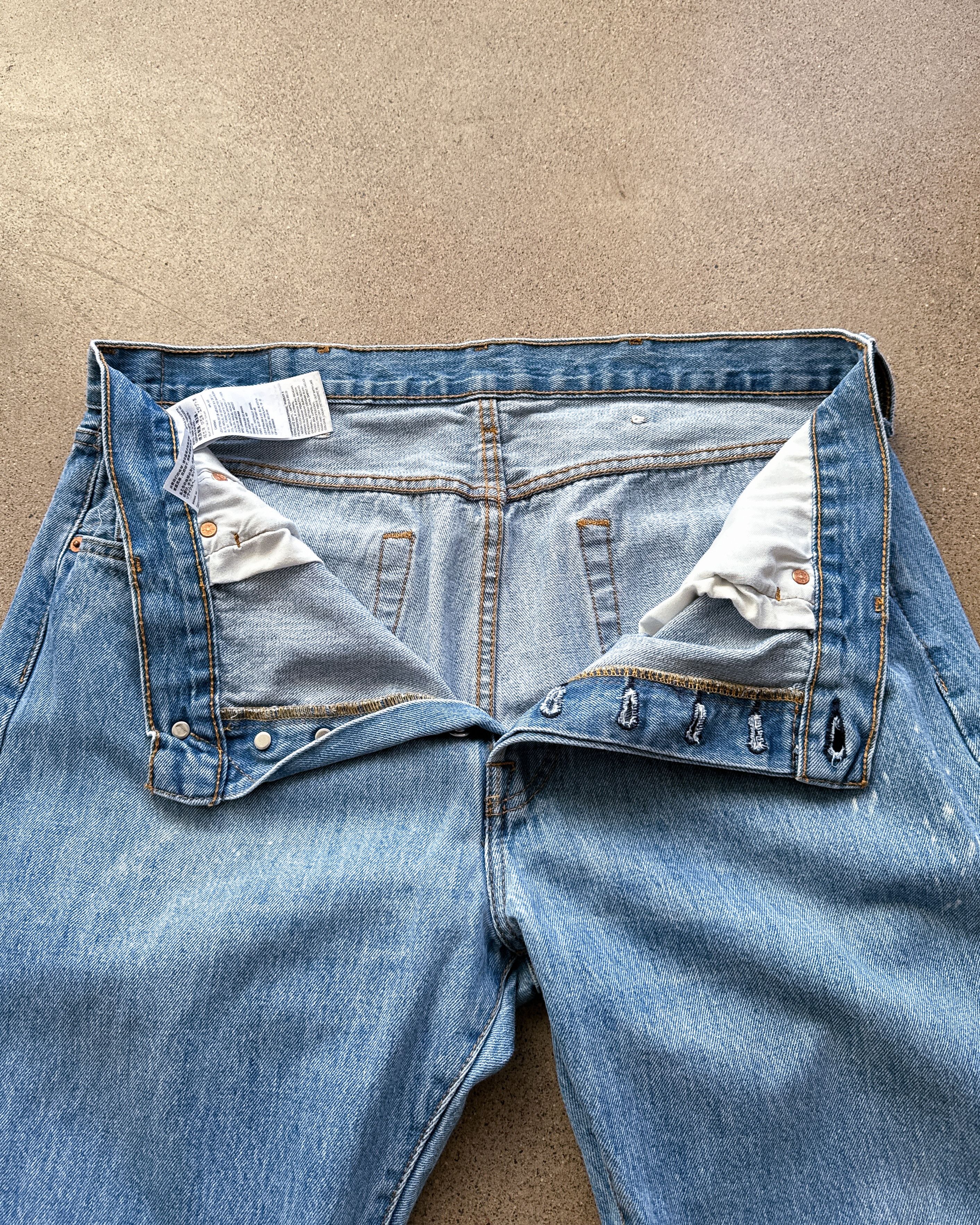 Levi's Levi's 501 Jeans Straight Leg Classic Button Fly Men's 38 Size US 38 / EU 54 - 2 Thumbnail