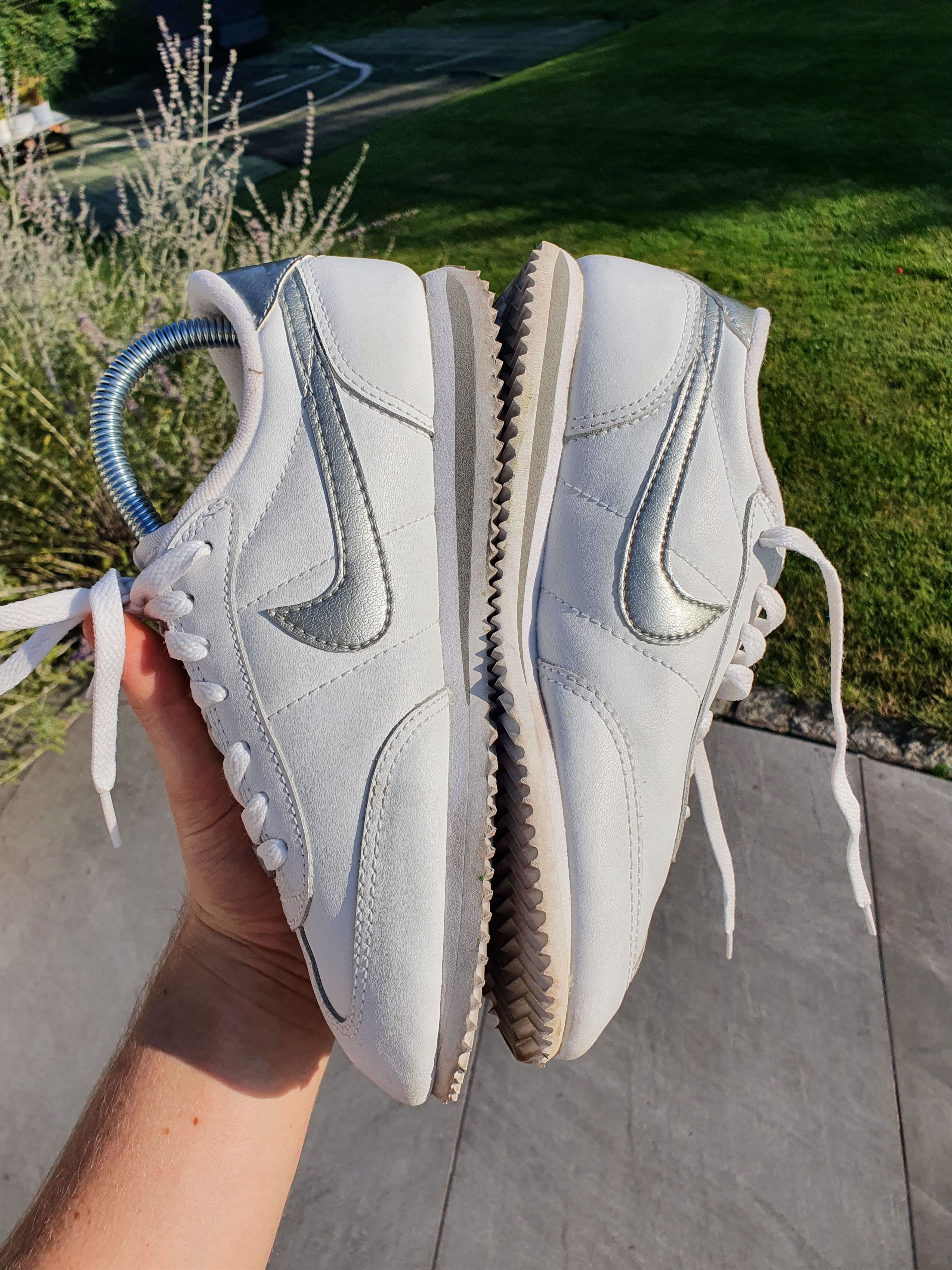 Nike 2002 Vintage Nike Shoes Small Swoosh Silver White Size US 7 / IT 37 - 9 Thumbnail