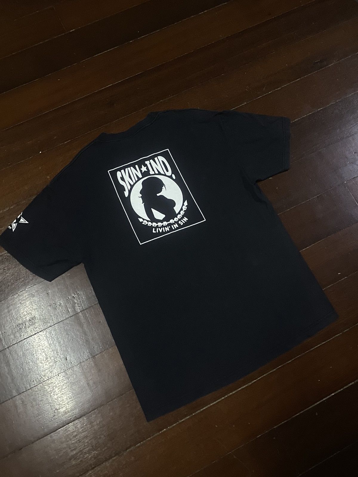 Sex Skateboards × Vintage Vintage 90s Skin Industries sexy girl T-shirt Size US L / EU 52-54 / 3 - 4 Thumbnail