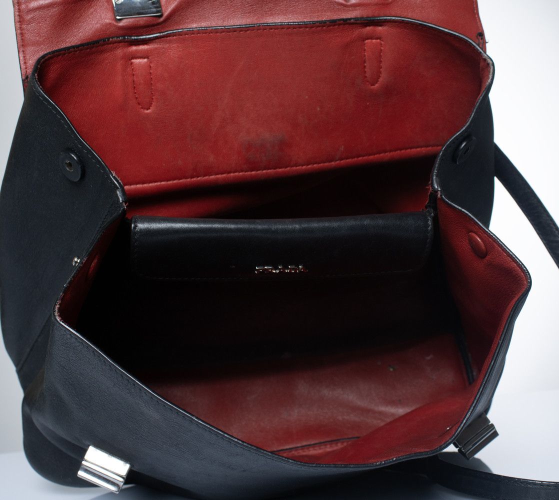 Prada Prada, large convertible double twist top handle tote Size ONE SIZE - 12 Thumbnail