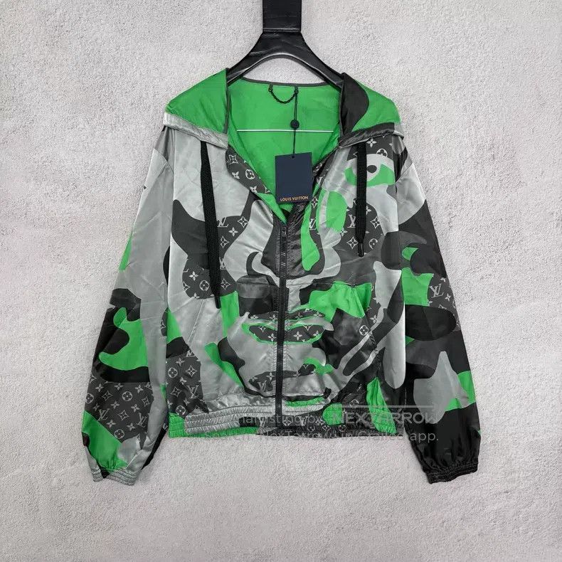 Louis Vuitton Louis Vuitton Color-block camouflage character pattern hoo Size US M / EU 48-50 / 2 - 1 Thumbnail