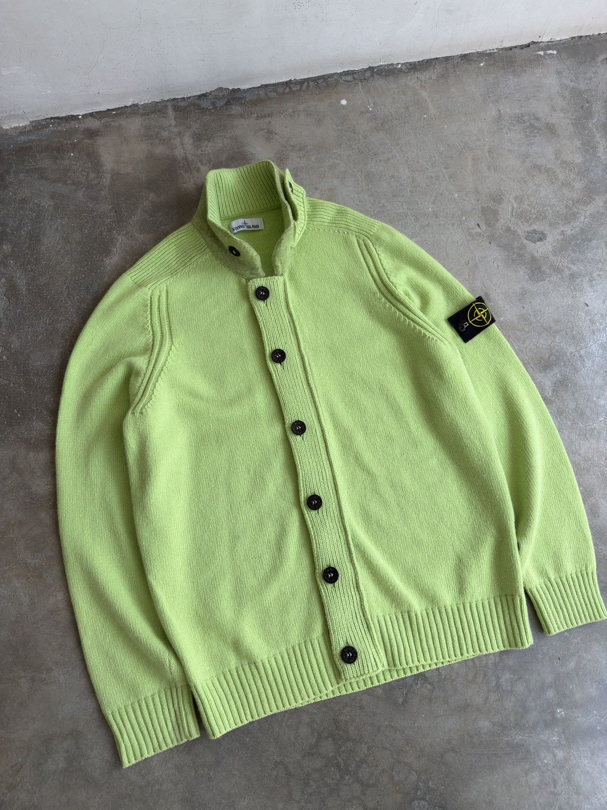 Stone Island Stone Island Wappen Zip up Long sleeved knit In Neon Green Size US XL / EU 56 / 4 - 2 Thumbnail
