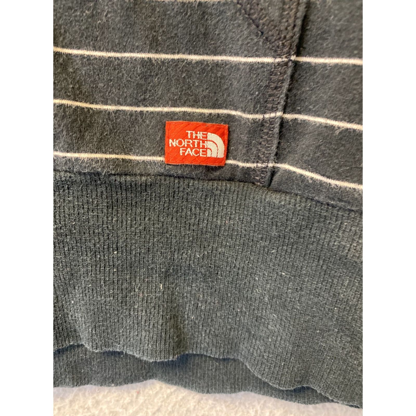 The North Face The North Face Hoodie Women Striped Long Sleeve Snap Pullover Hooded XL Black/98-35 Womens Size XL / US 12-14 / IT 48-50 - 2 Thumbnail