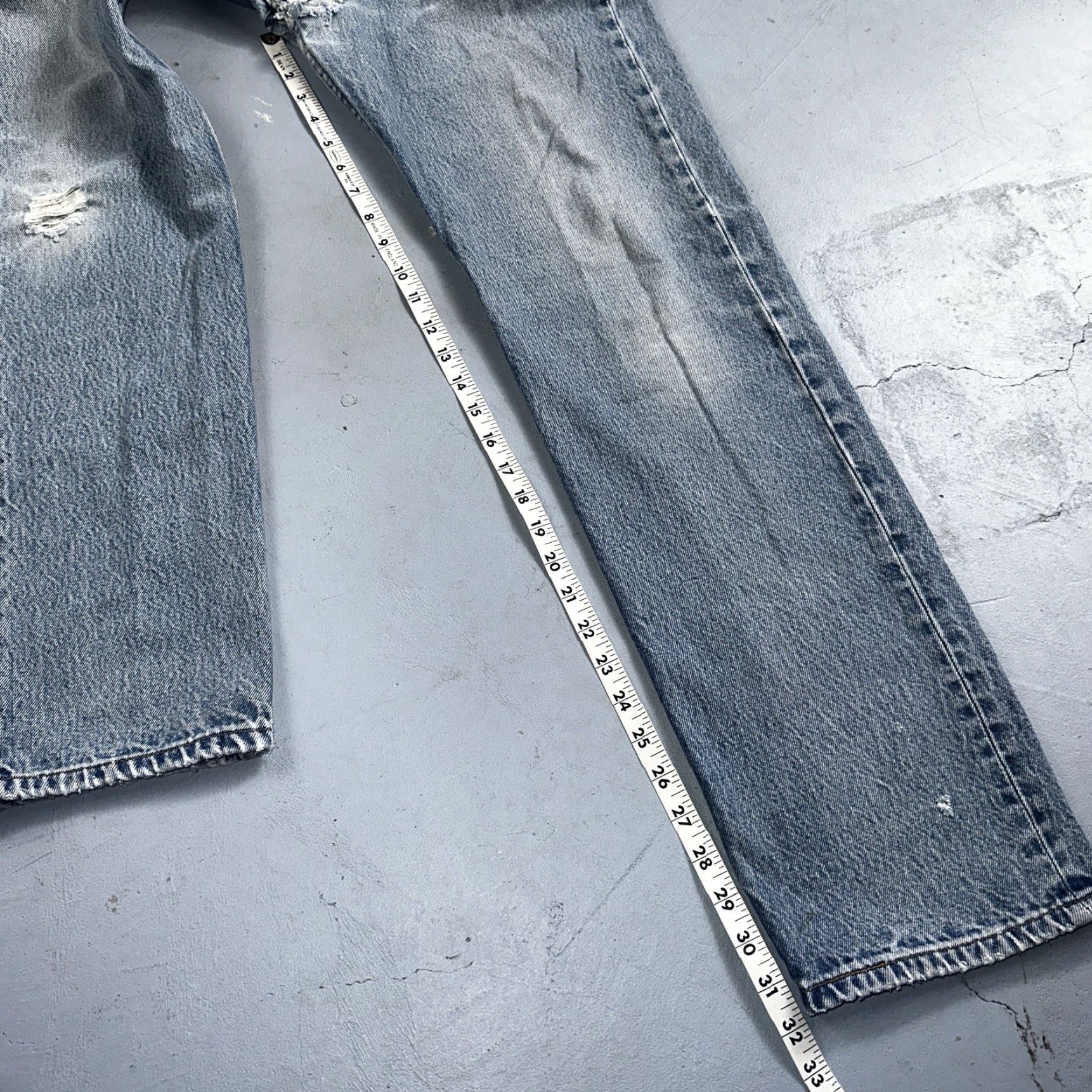 Levi's VINTAGE Levi's 501 Jeans Men's Regular Fit Straight Leg 90s Light Wash Denim 34x36 Size US 34 / EU 50 - 5 Thumbnail