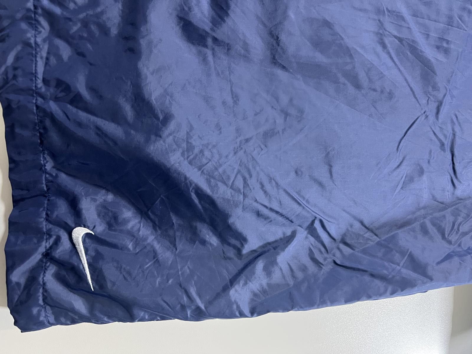 Nike Vintage Nike Navy Blue and White Windbreaker Jacket XL Size US XL / EU 56 / 4 - 10 Thumbnail